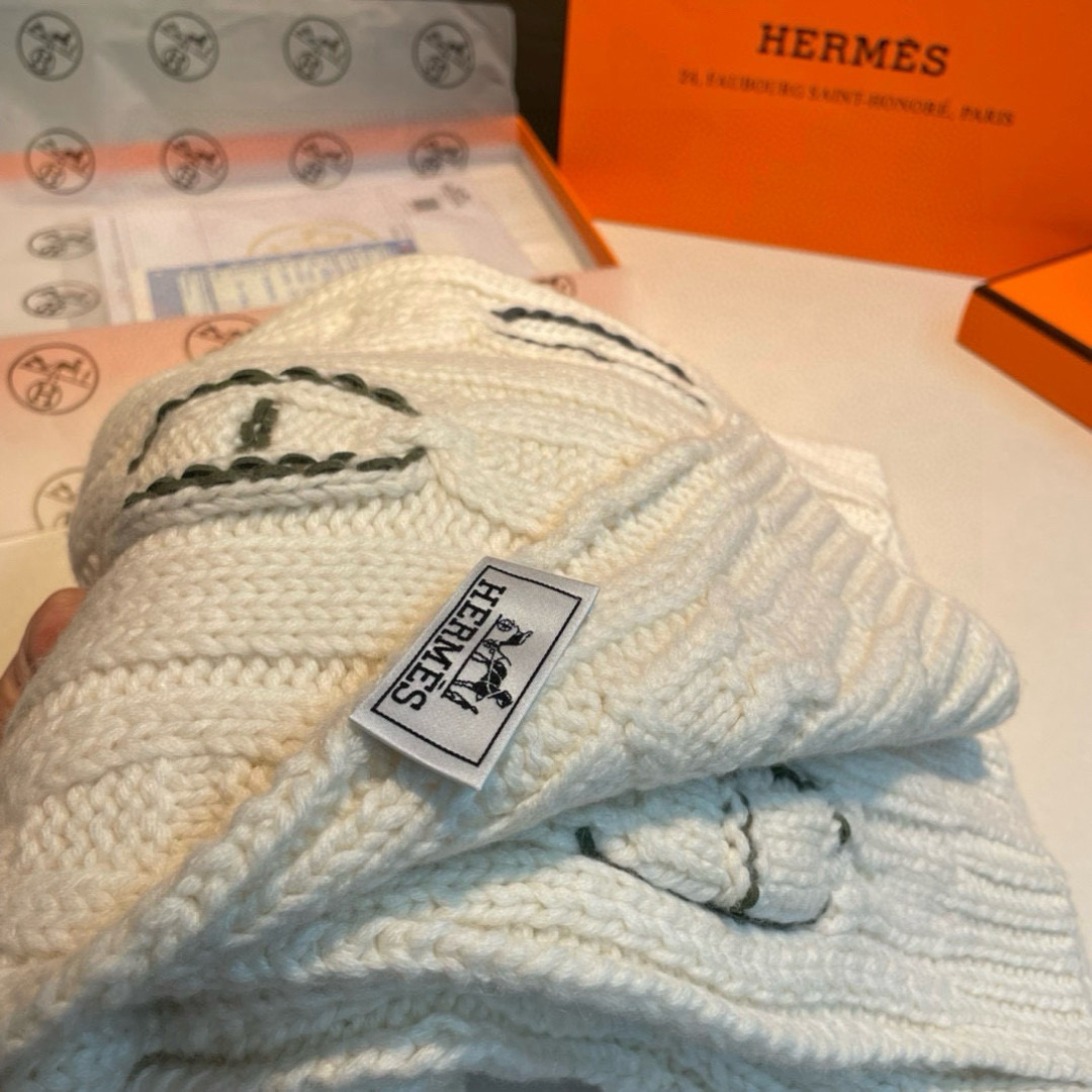 Hermès scarf white/brown