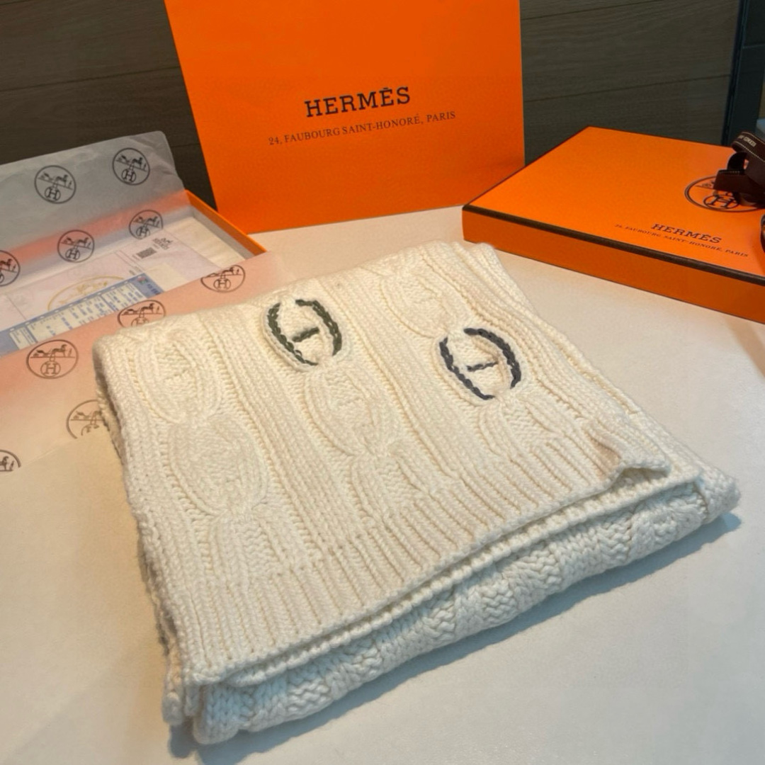 Hermès scarf white/brown