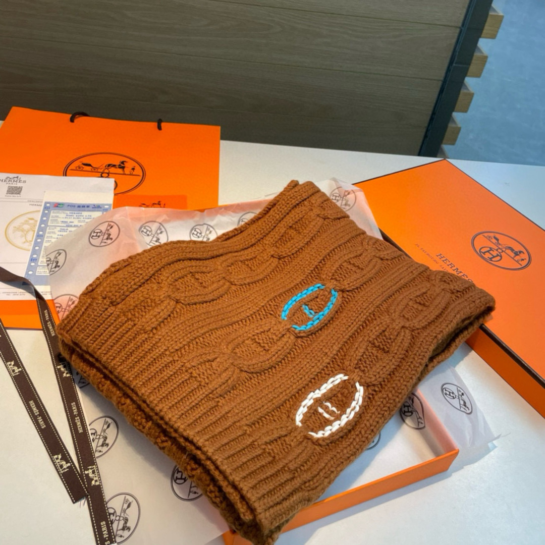Hermès scarf white/brown