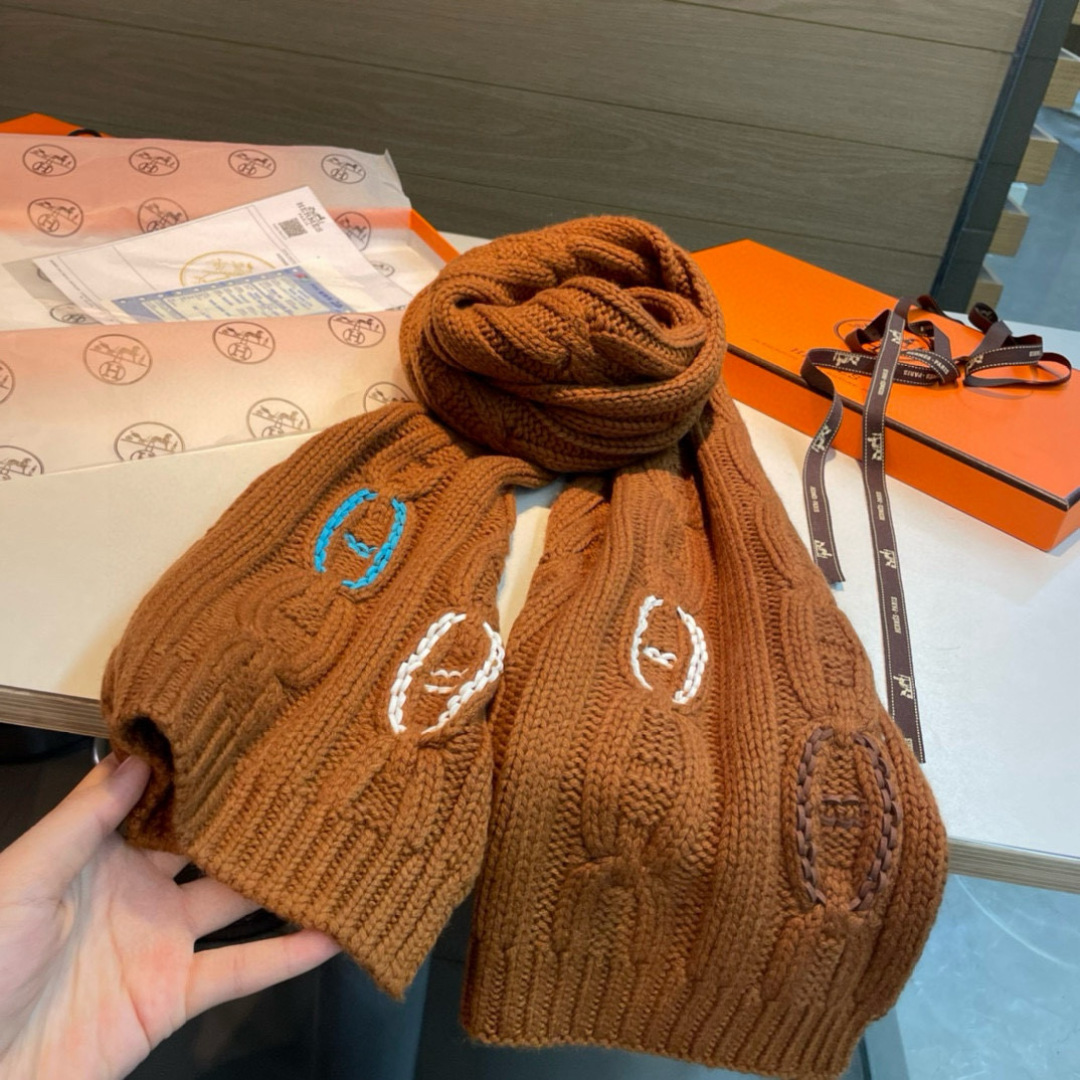 Hermès scarf white/brown