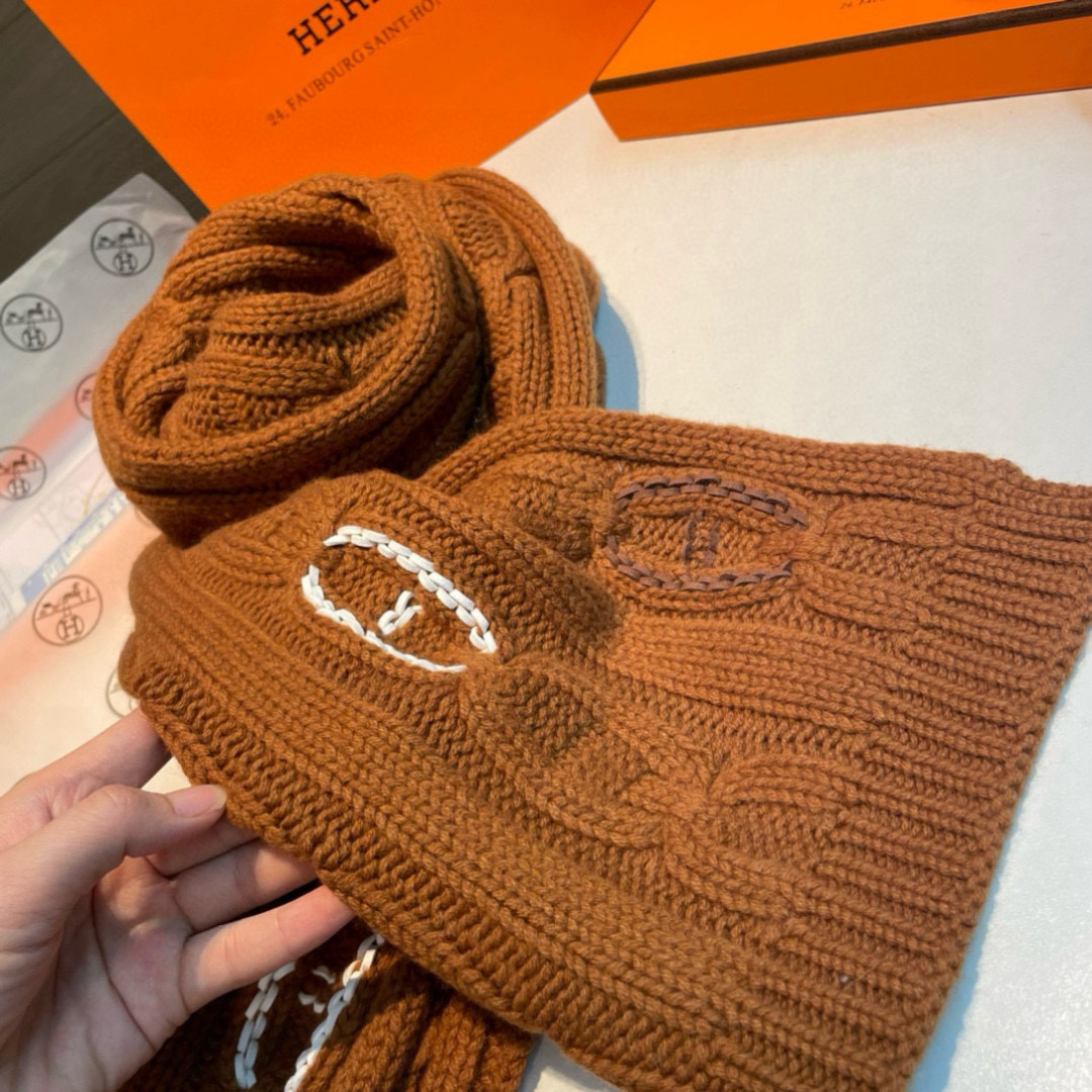 Hermès scarf white/brown