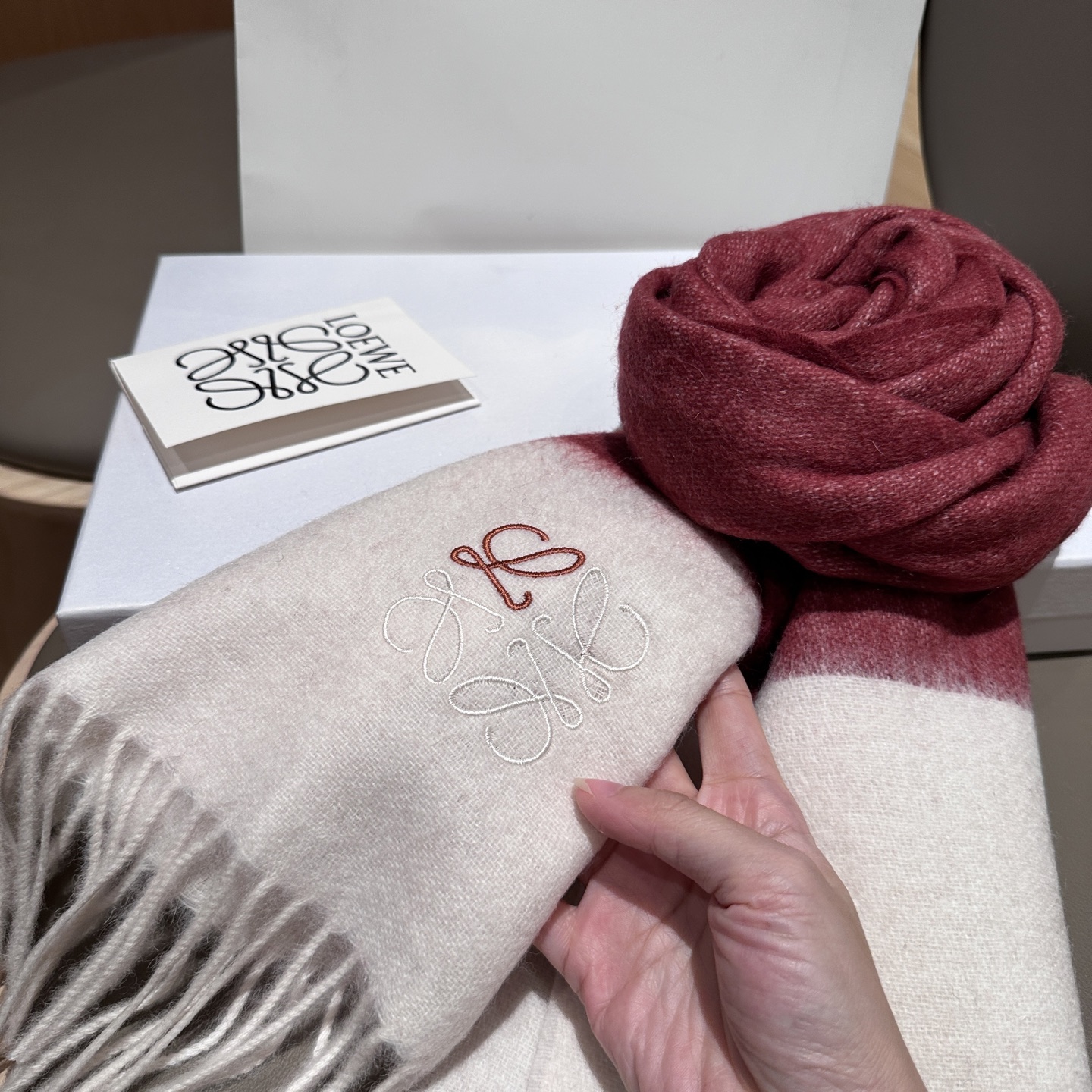 Loewe British and European style couples scarf