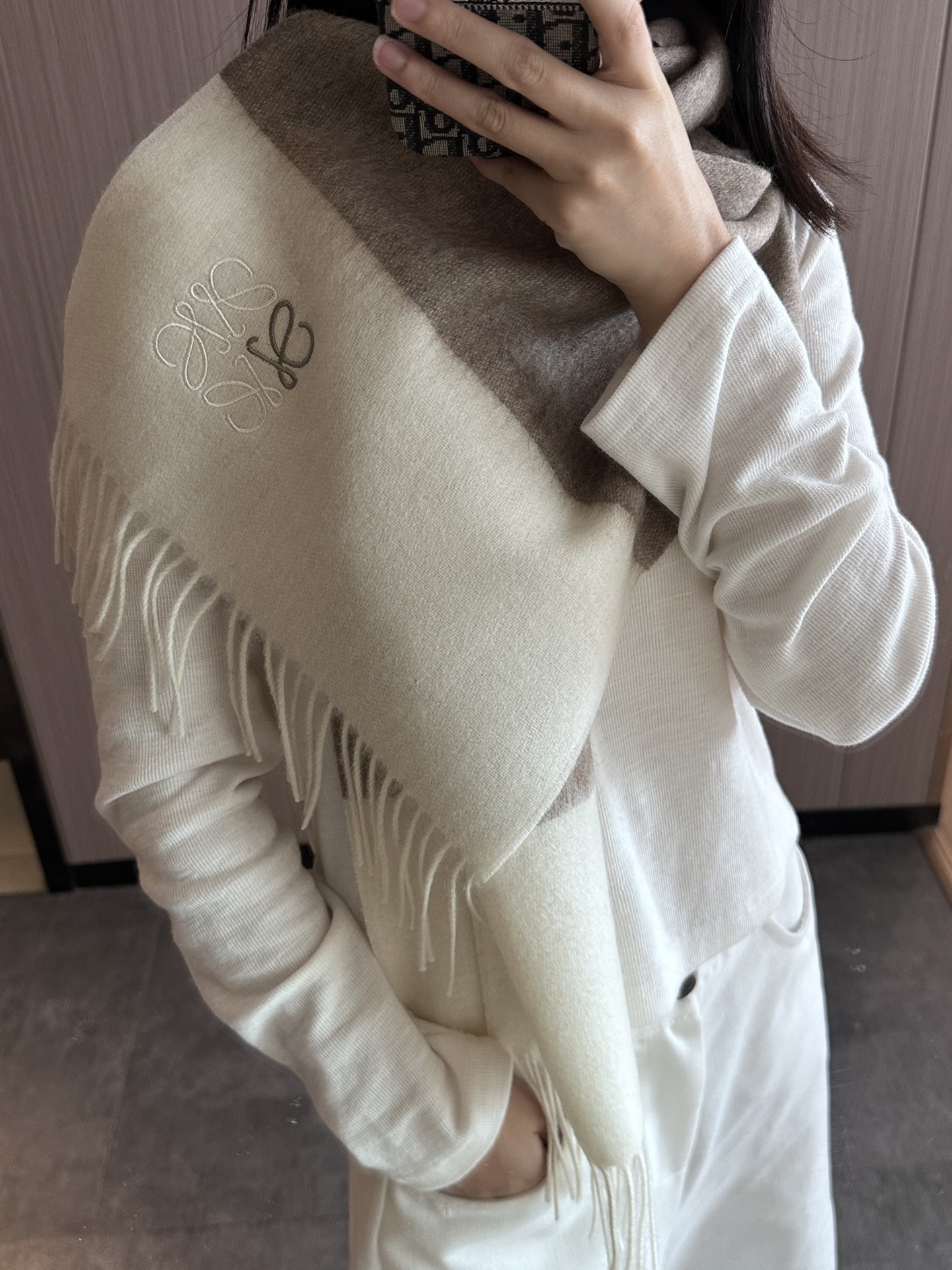 Loewe British and European style couples scarf