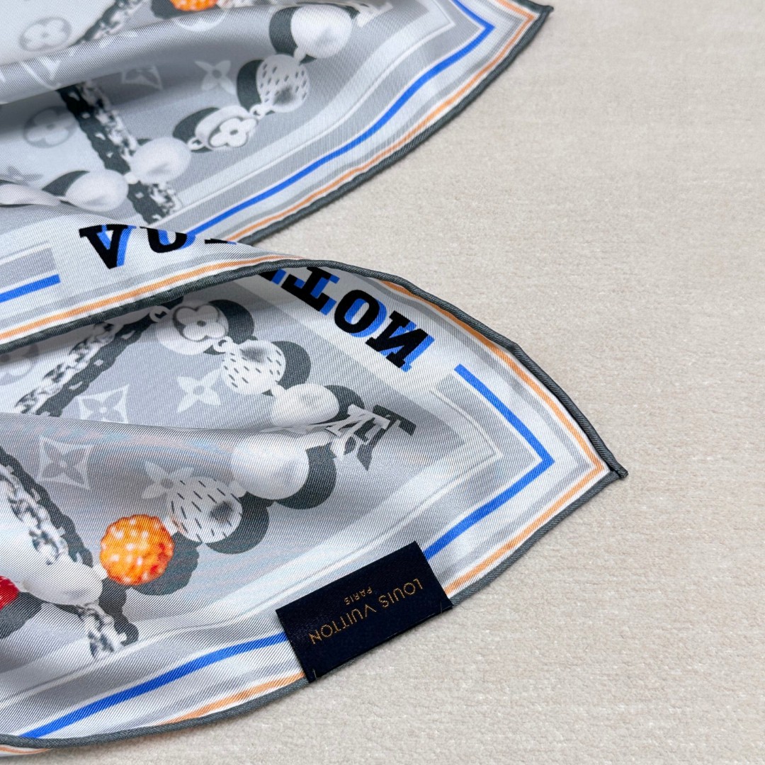 Louis Vuitton scarf