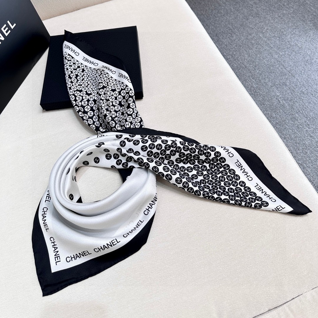 Chanel Bubble Scarf
