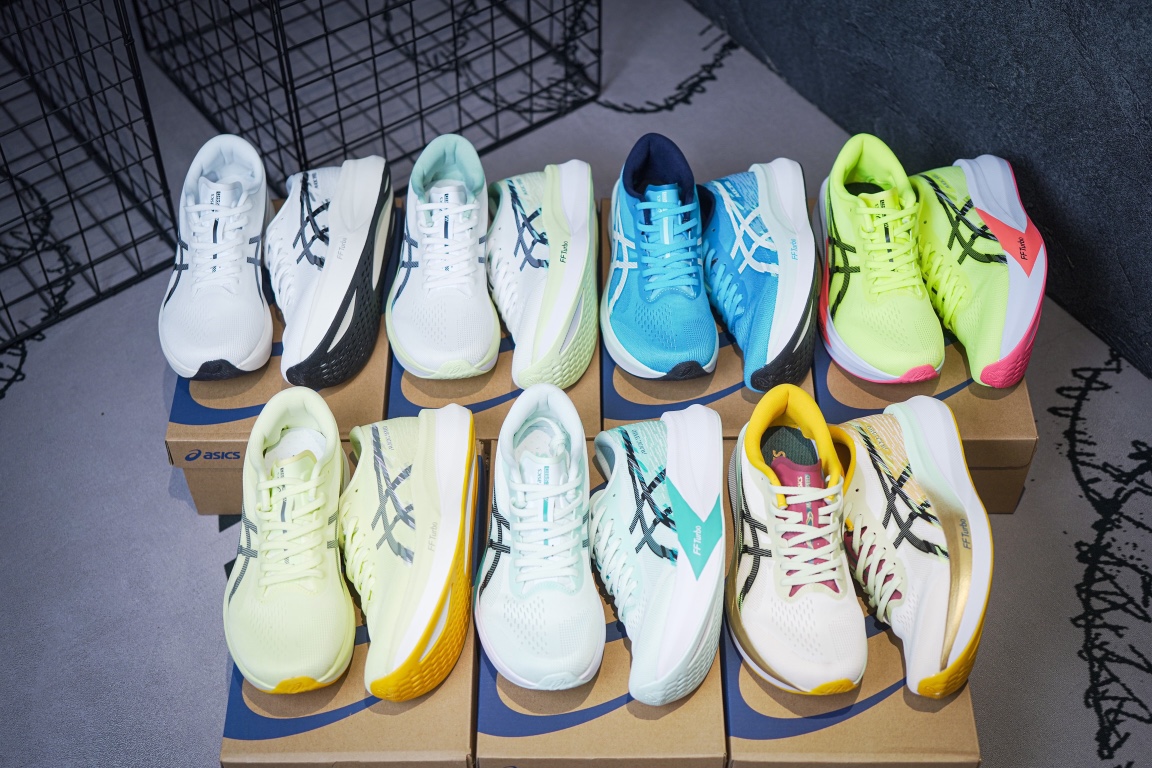 Asics Magic Speed 4 