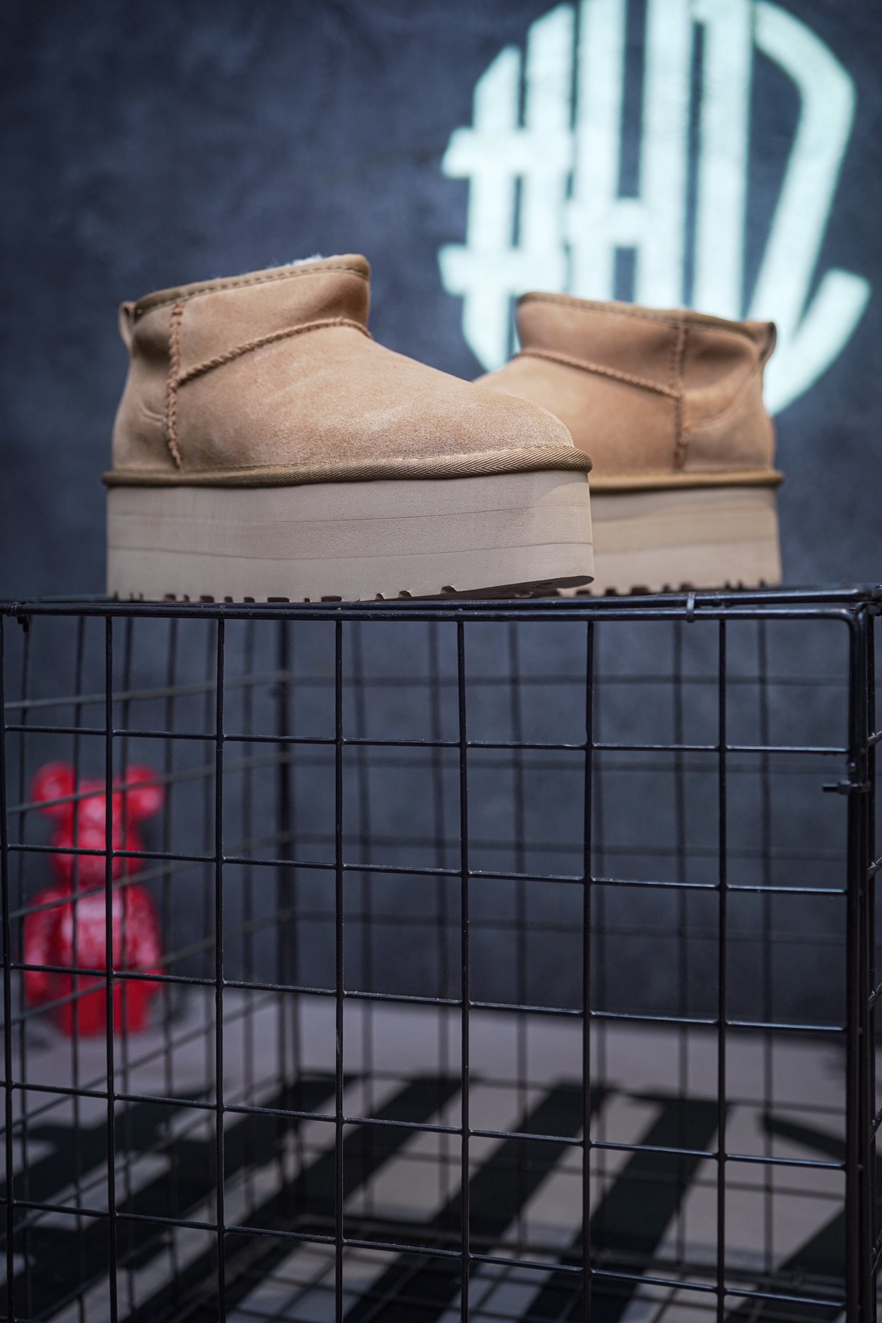 Ugg snow boots low top maroon