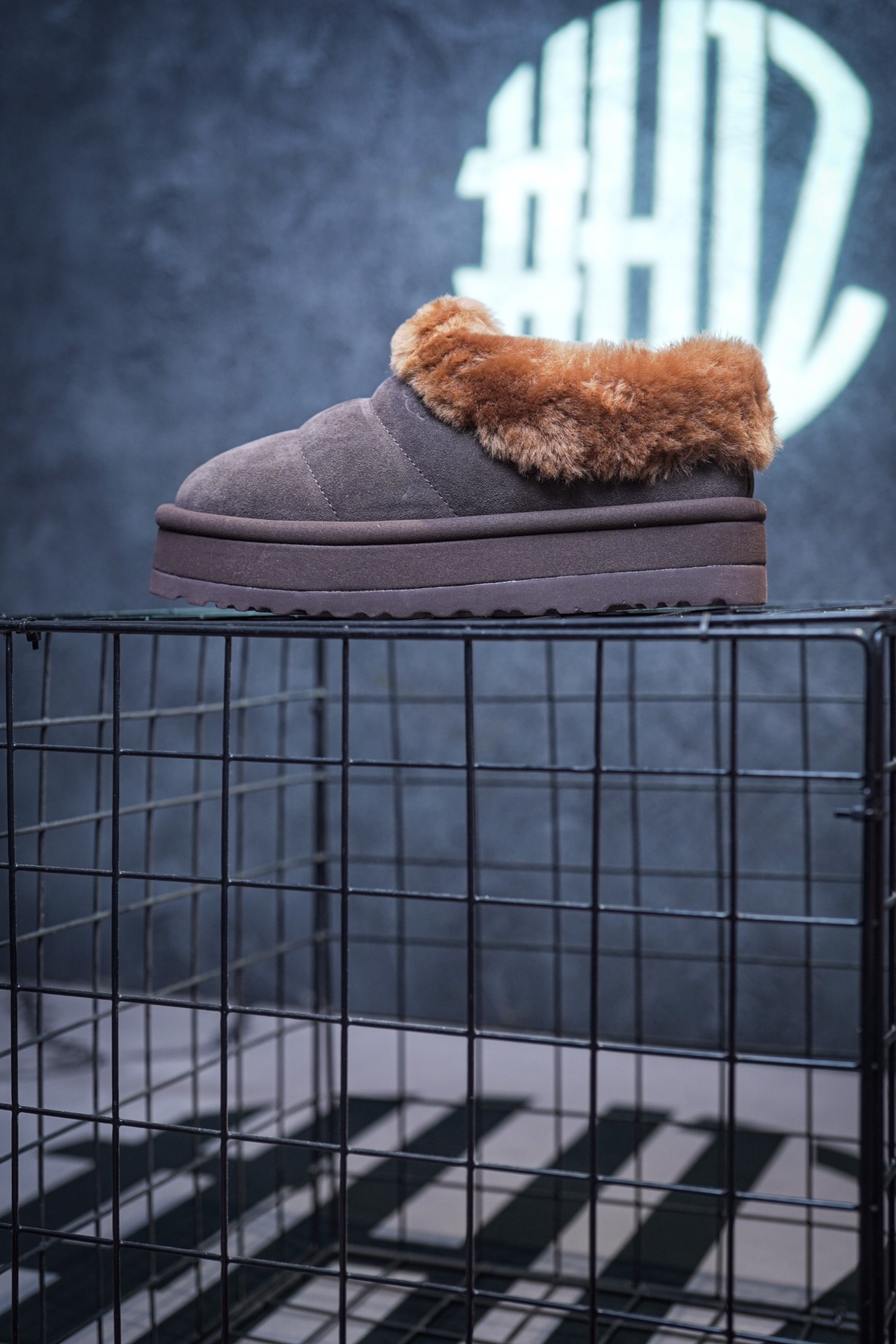 UGG snow boots thick-soled caterpillar coffee color, black