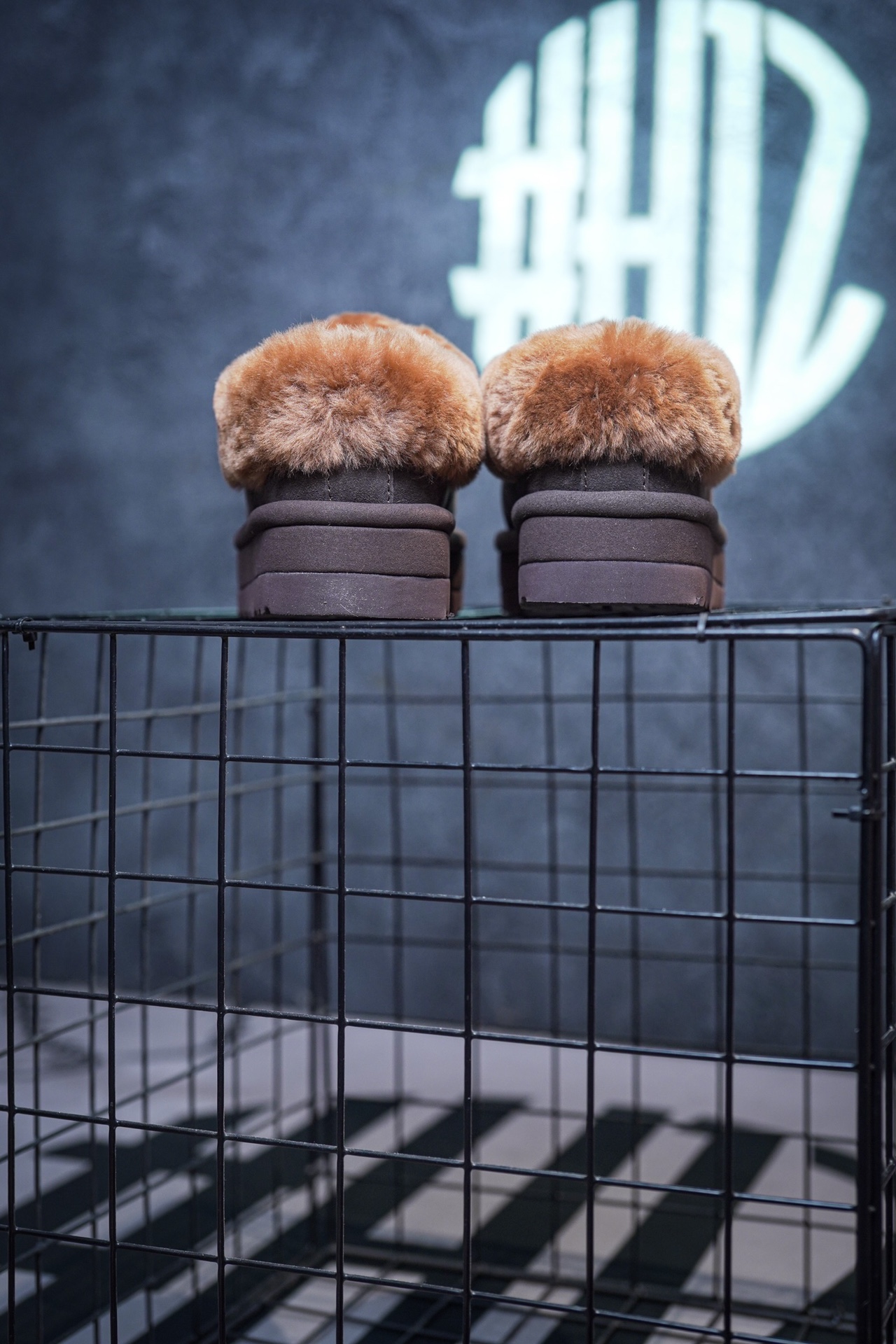 UGG snow boots thick-soled caterpillar coffee color, black