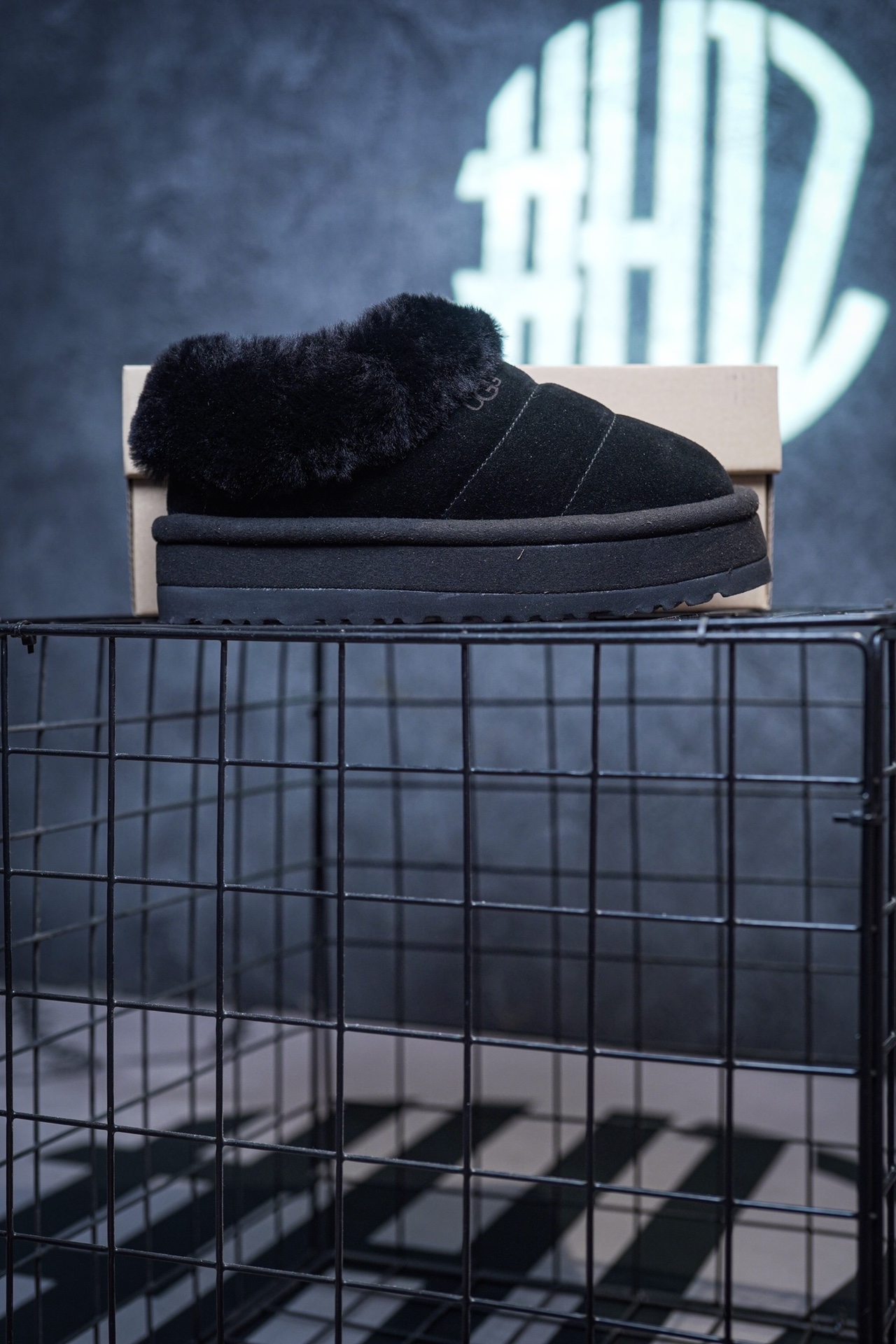 UGG snow boots thick-soled caterpillar coffee color, black