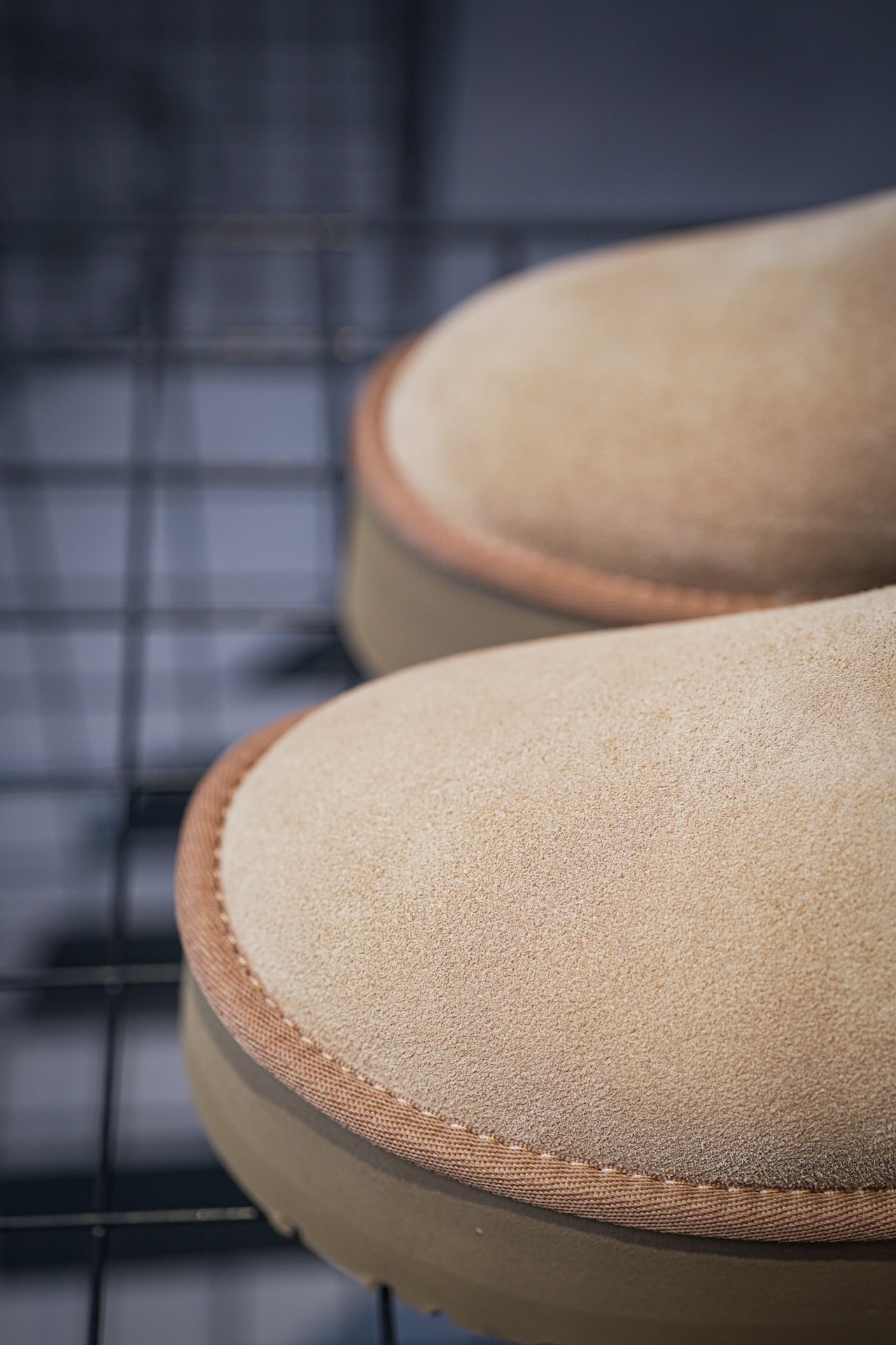 UGG snow boots single buckle mid-calf chestnut