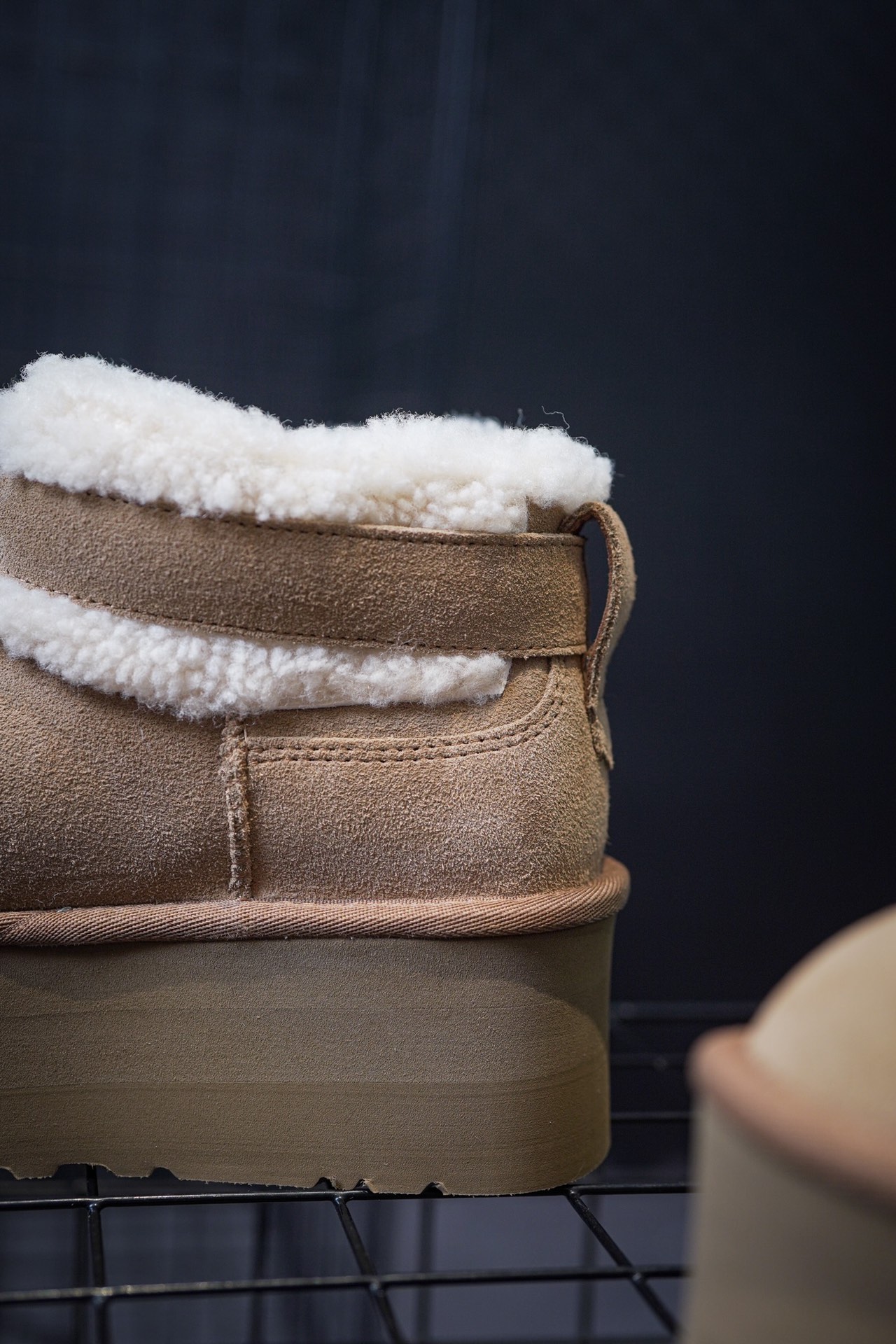 UGG snow boots single buckle mid-calf chestnut