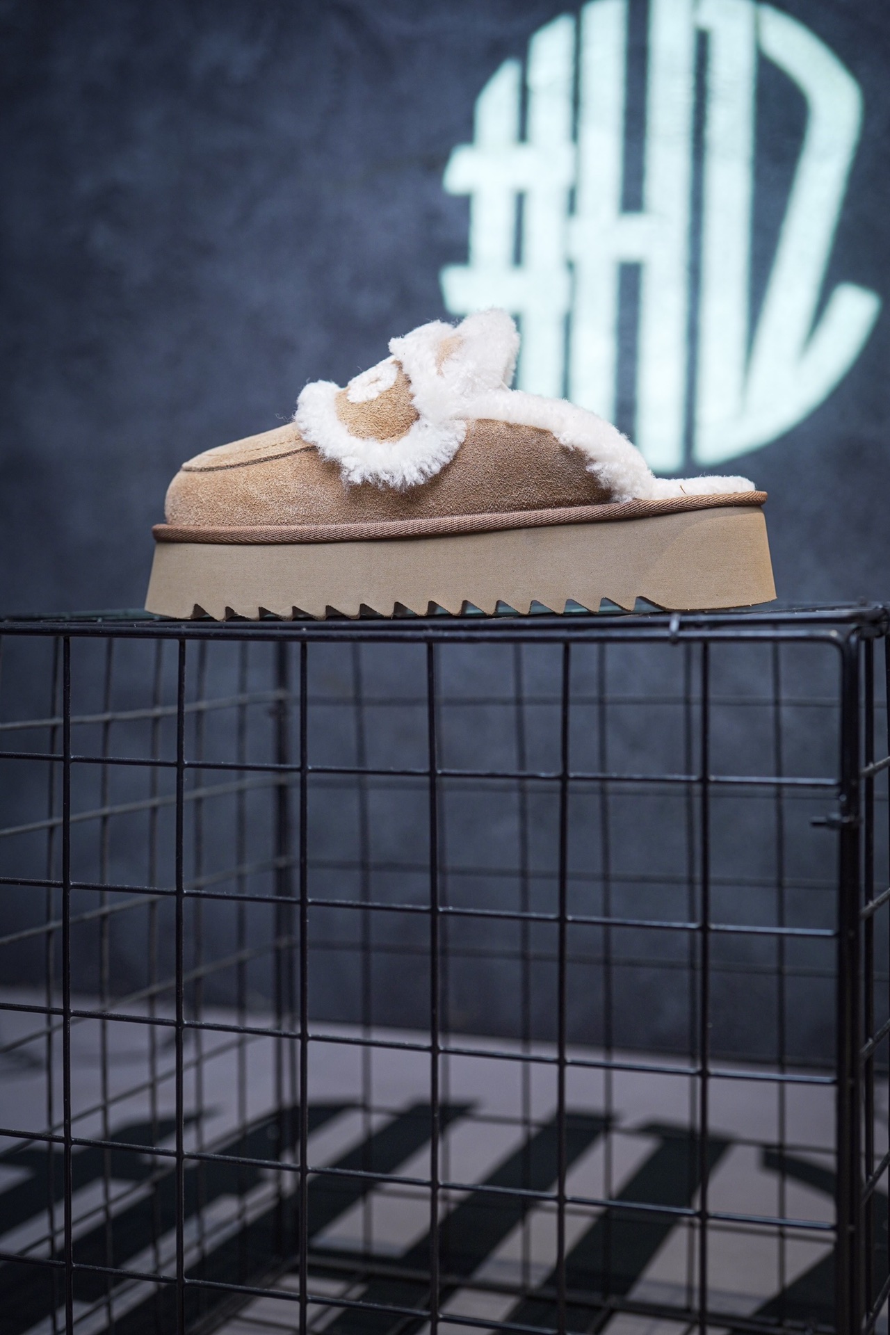 UGG Snow Boots Square Pudding Half Slip-On Chestnut/Walnut