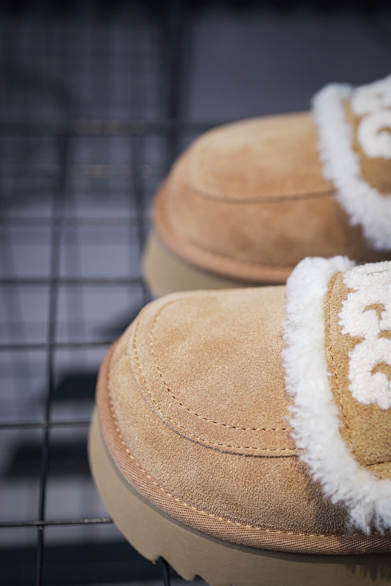UGG Snow Boots Square Pudding Half Slip-On Chestnut/Walnut