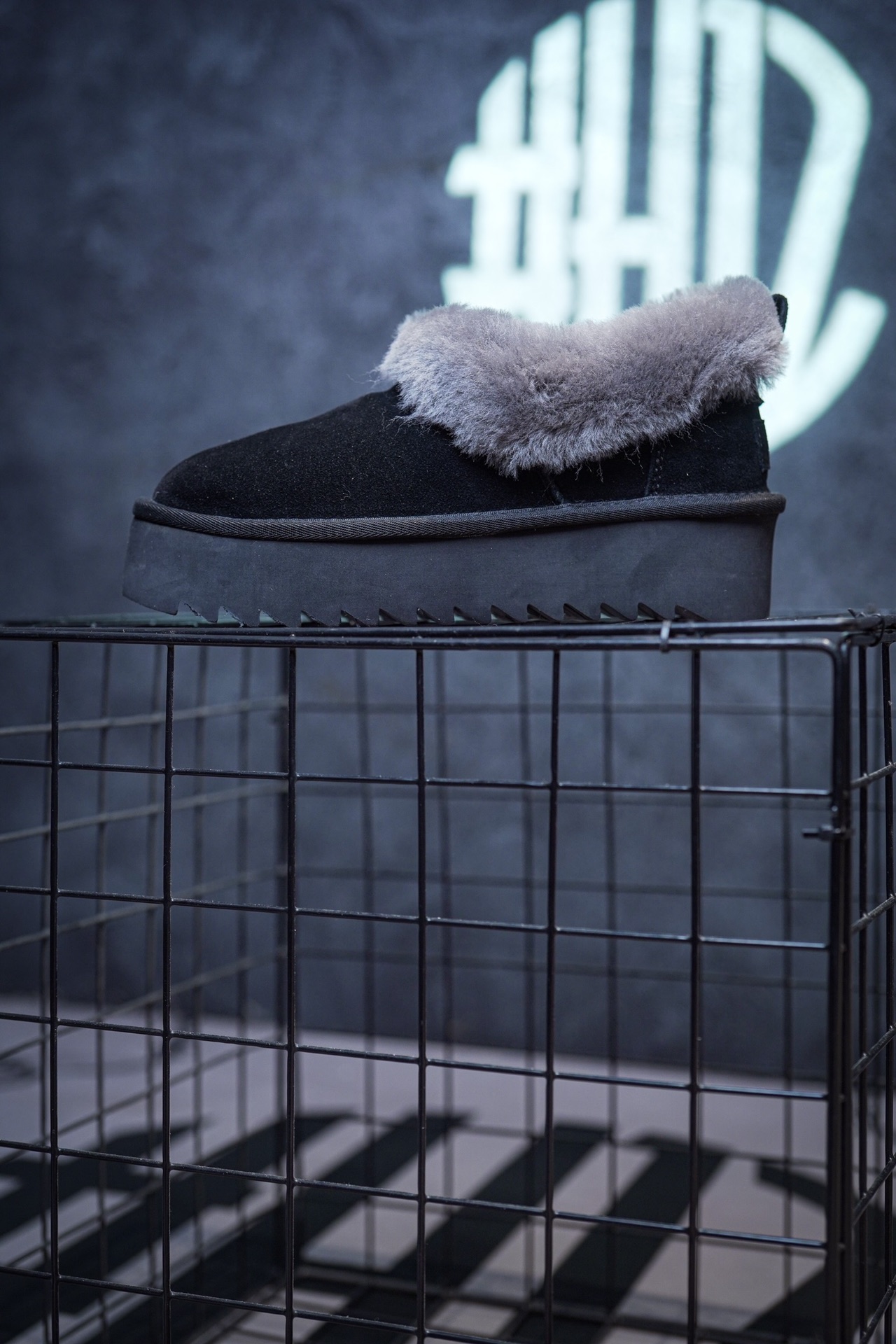UGG Snow Boots Nita Thick Sole Black/Maroon/Brown
