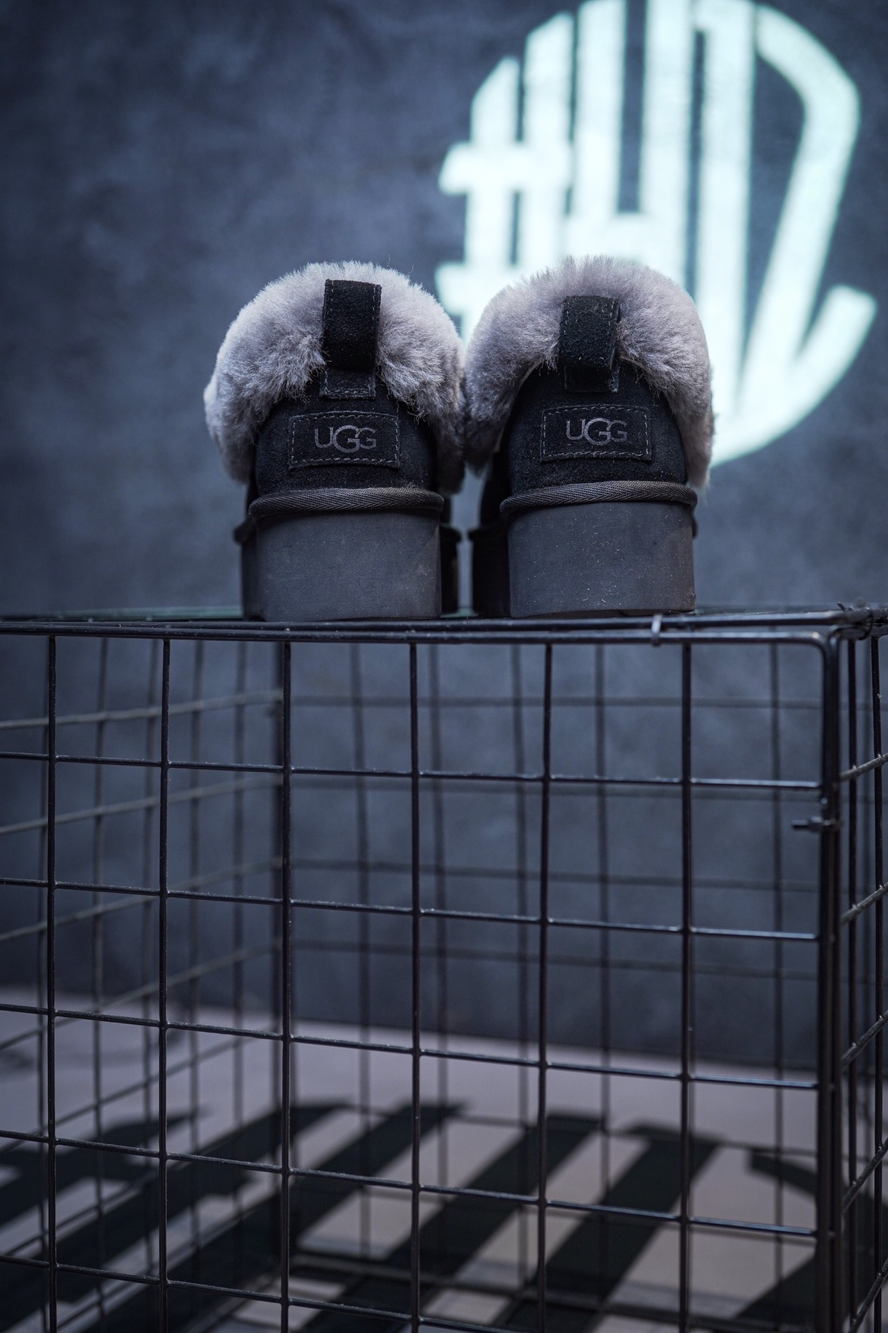UGG Snow Boots Nita Thick Sole Black/Maroon/Brown