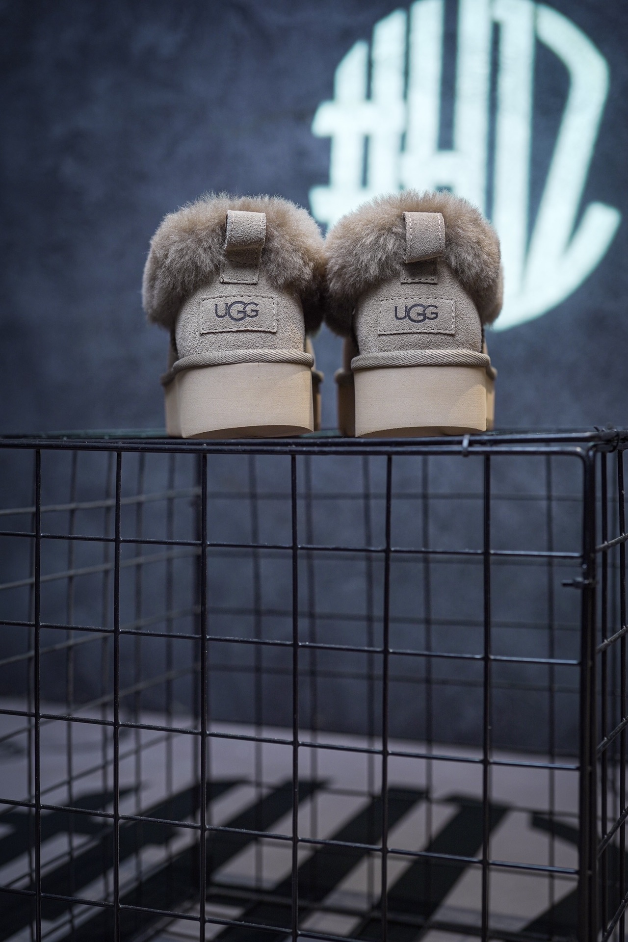 UGG Snow Boots Nita Thick Sole Black/Maroon/Brown