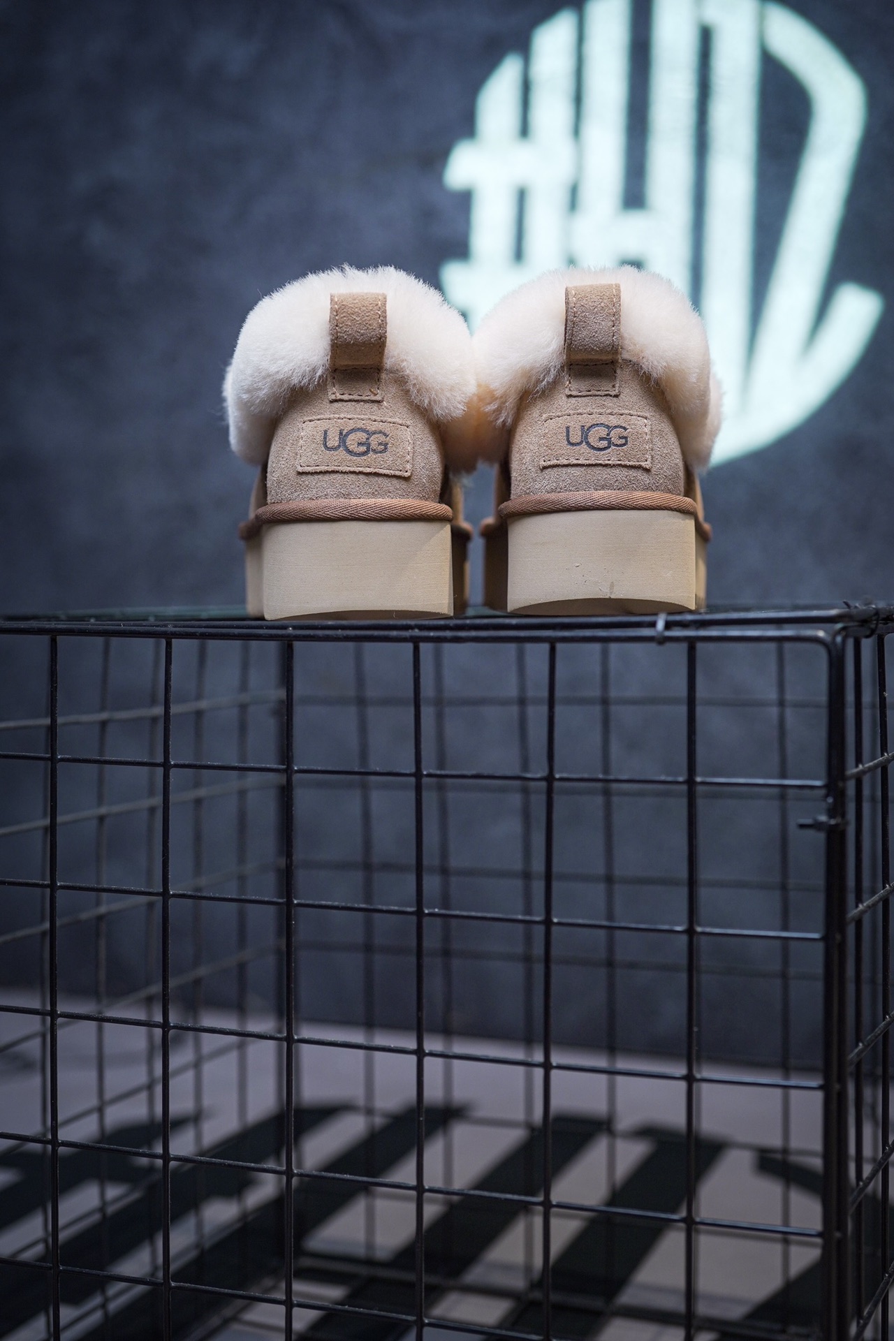 UGG Snow Boots Nita Thick Sole Black/Maroon/Brown