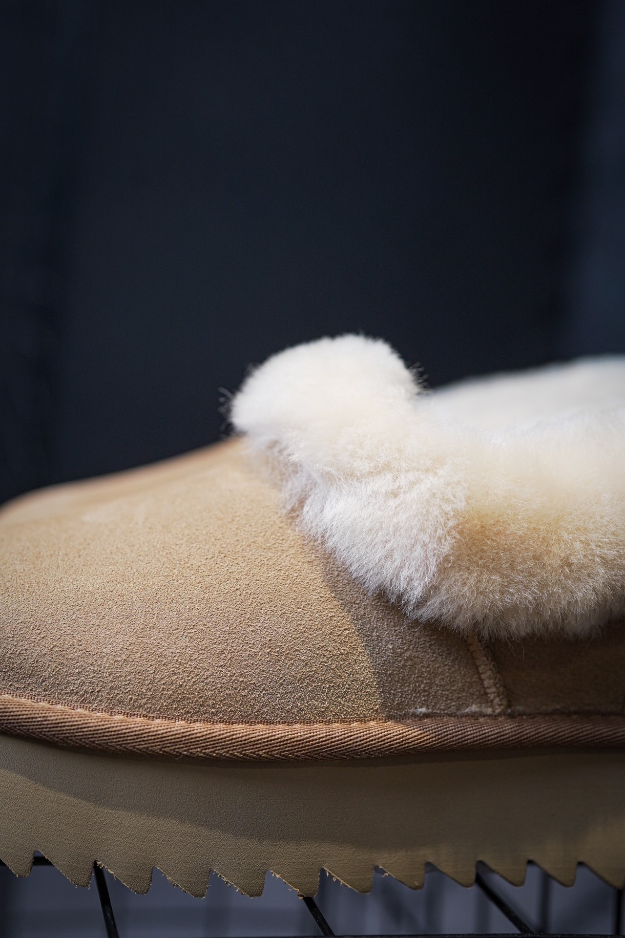 UGG Snow Boots Nita Thick Sole Black/Maroon/Brown