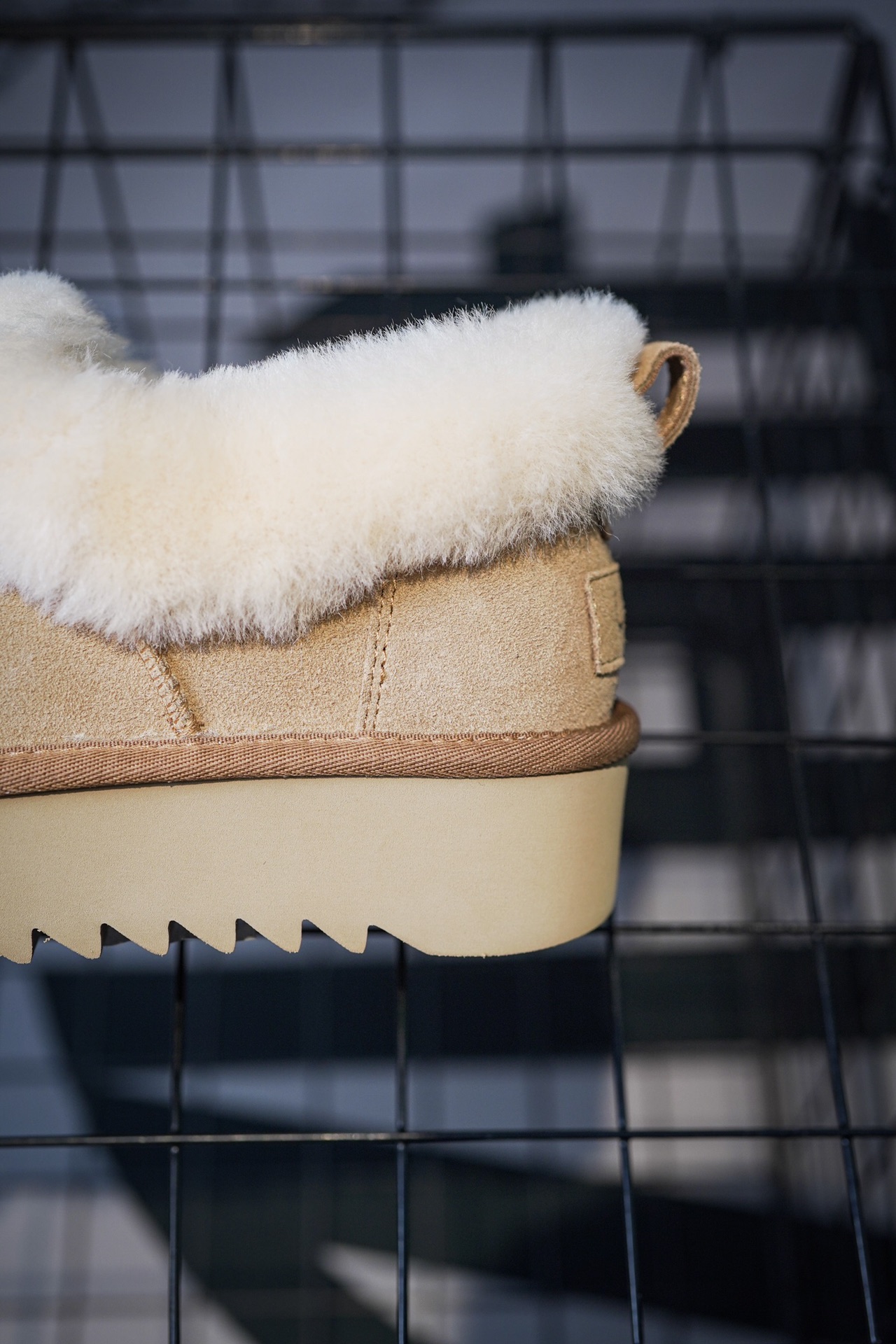 UGG Snow Boots Nita Thick Sole Black/Maroon/Brown