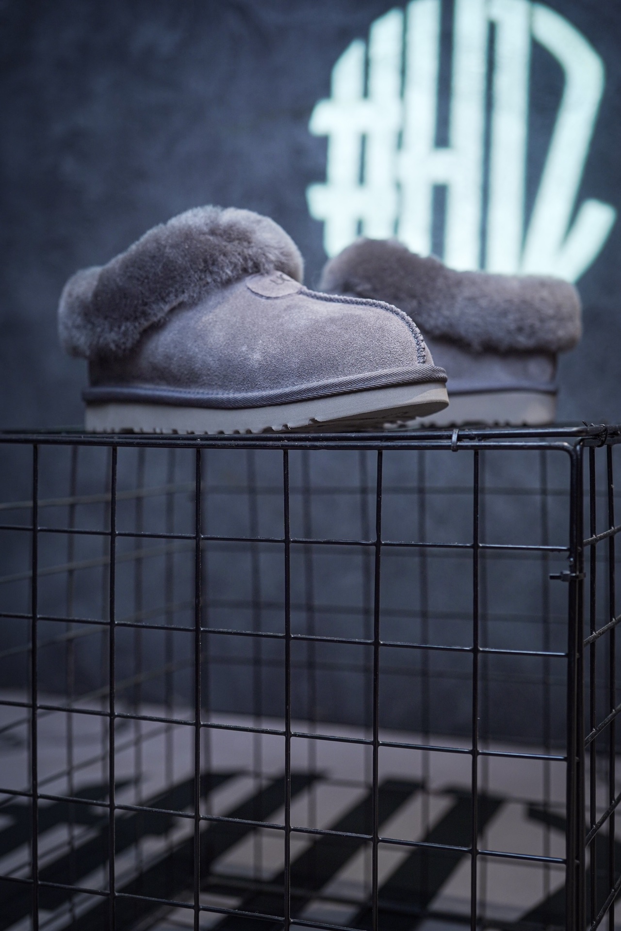 UGG Snow Boots Thin Sole Tate Grey/Black