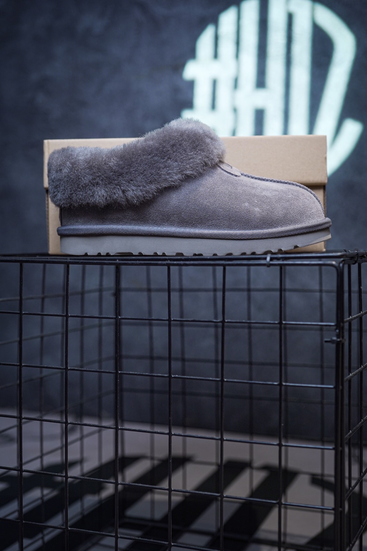 UGG Snow Boots Thin Sole Tate Grey/Black