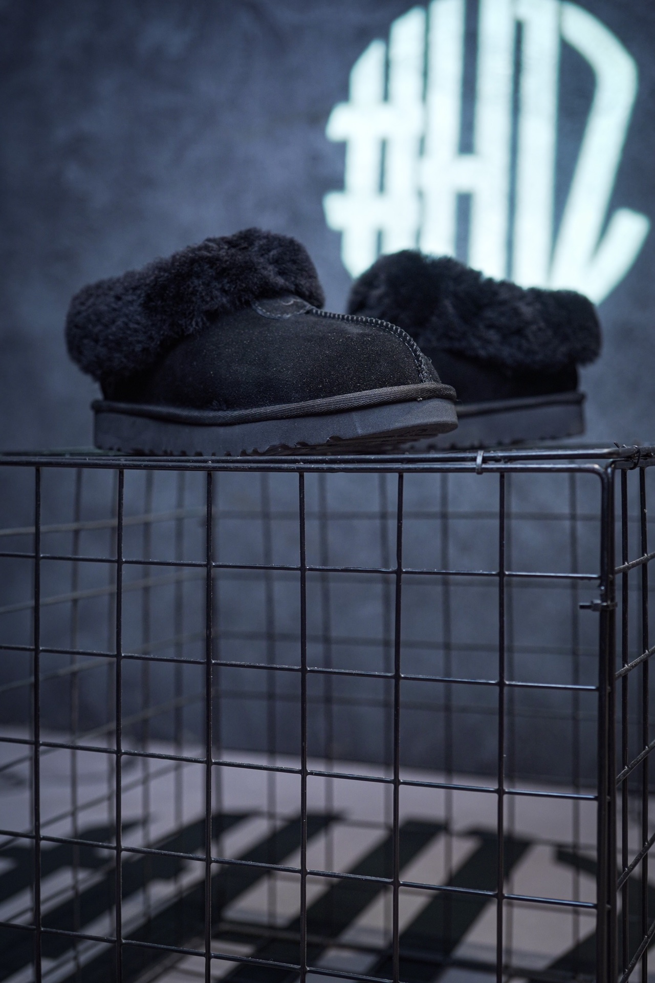 UGG Snow Boots Thin Sole Tate Grey/Black
