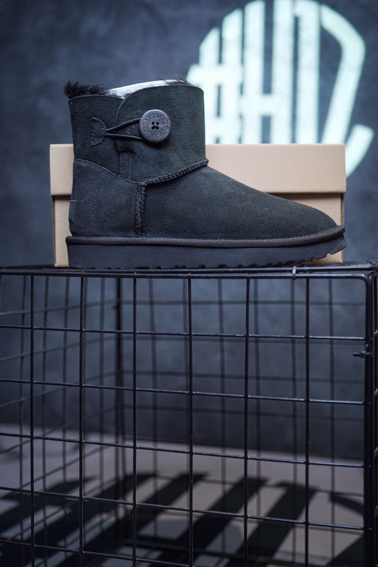 UGG Snow Boots Classic Button Black, Sand