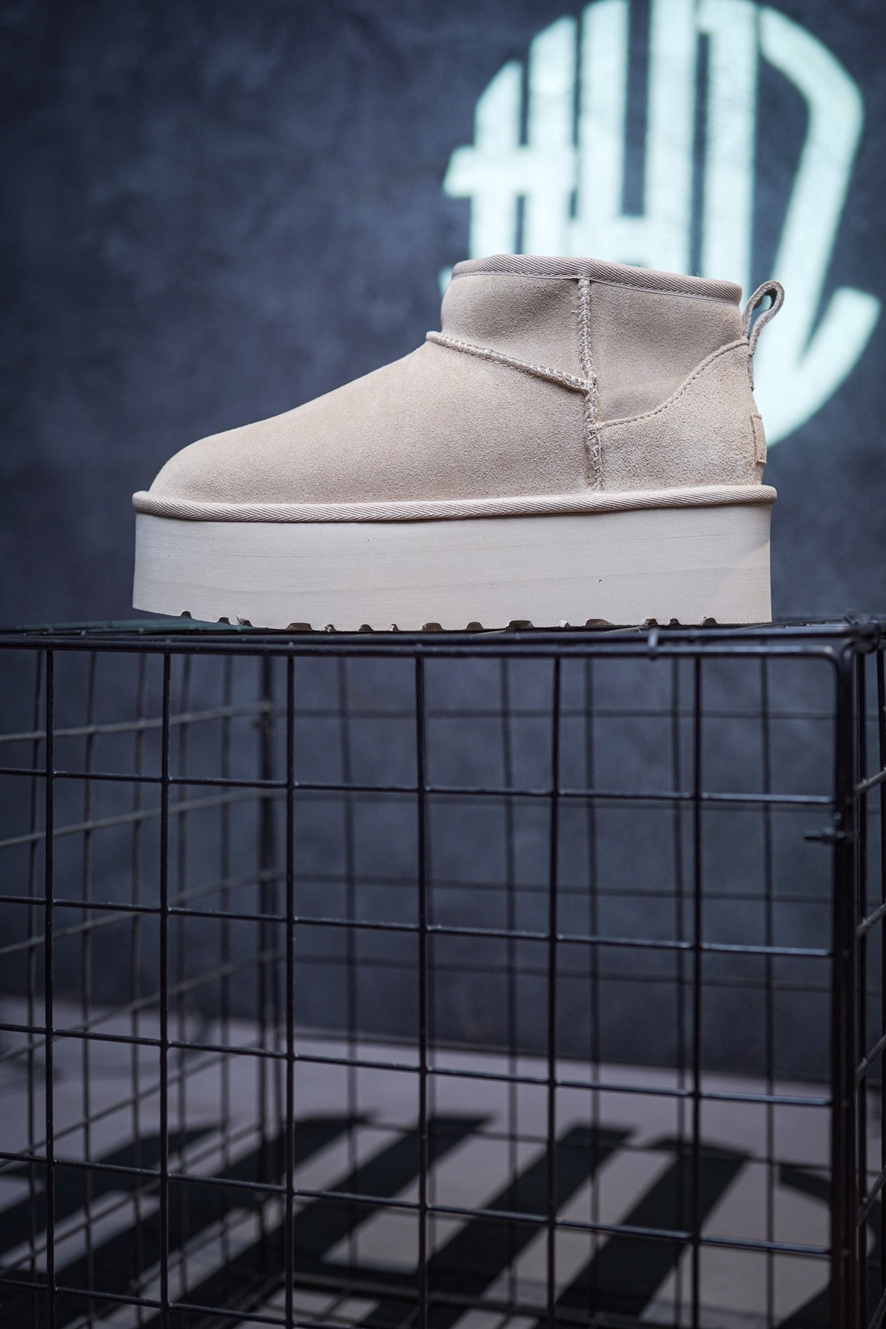 UGG Snow Boots Thick Sole 5CM Low Top Sand, Black