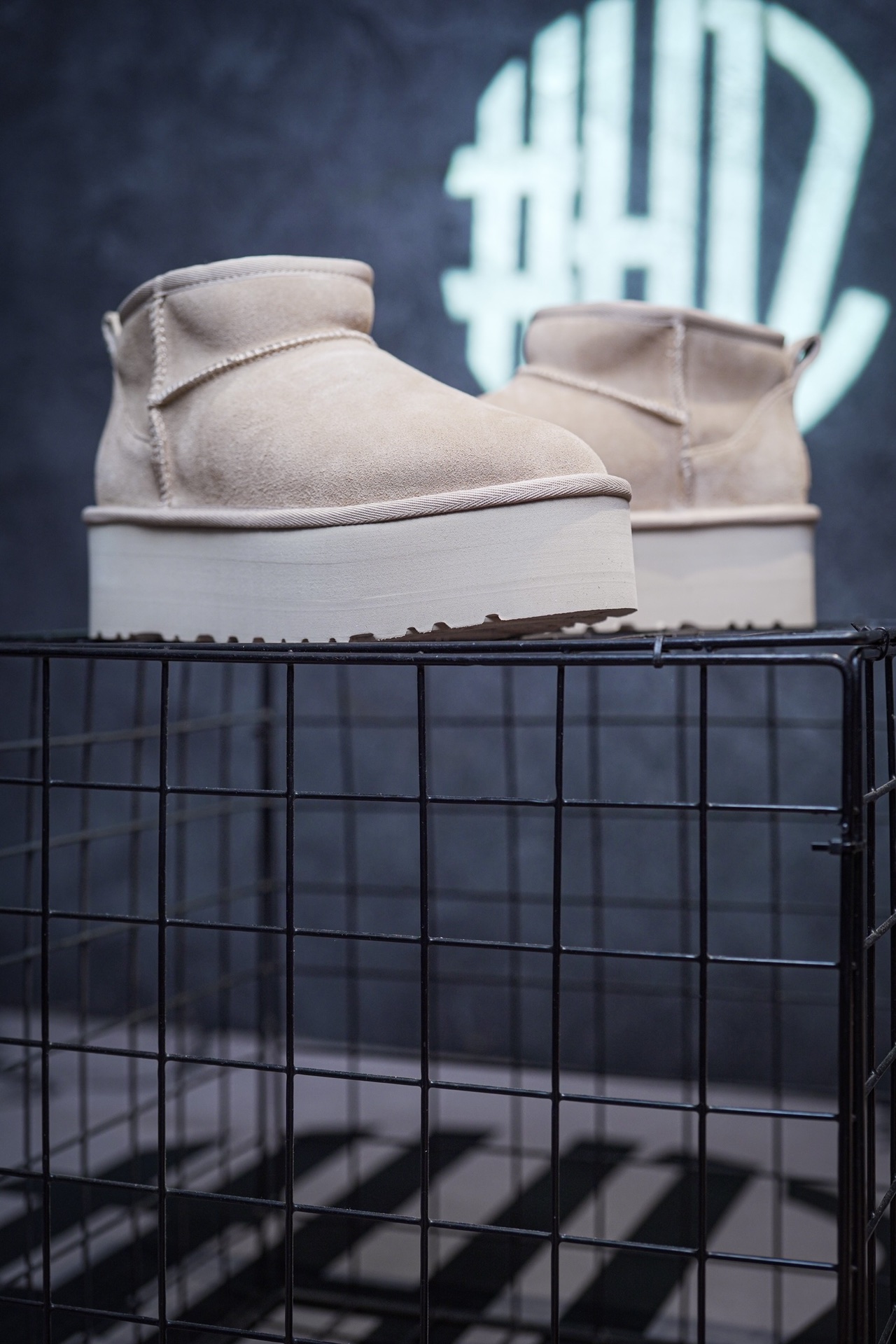 UGG Snow Boots Thick Sole 5CM Low Top Sand, Black