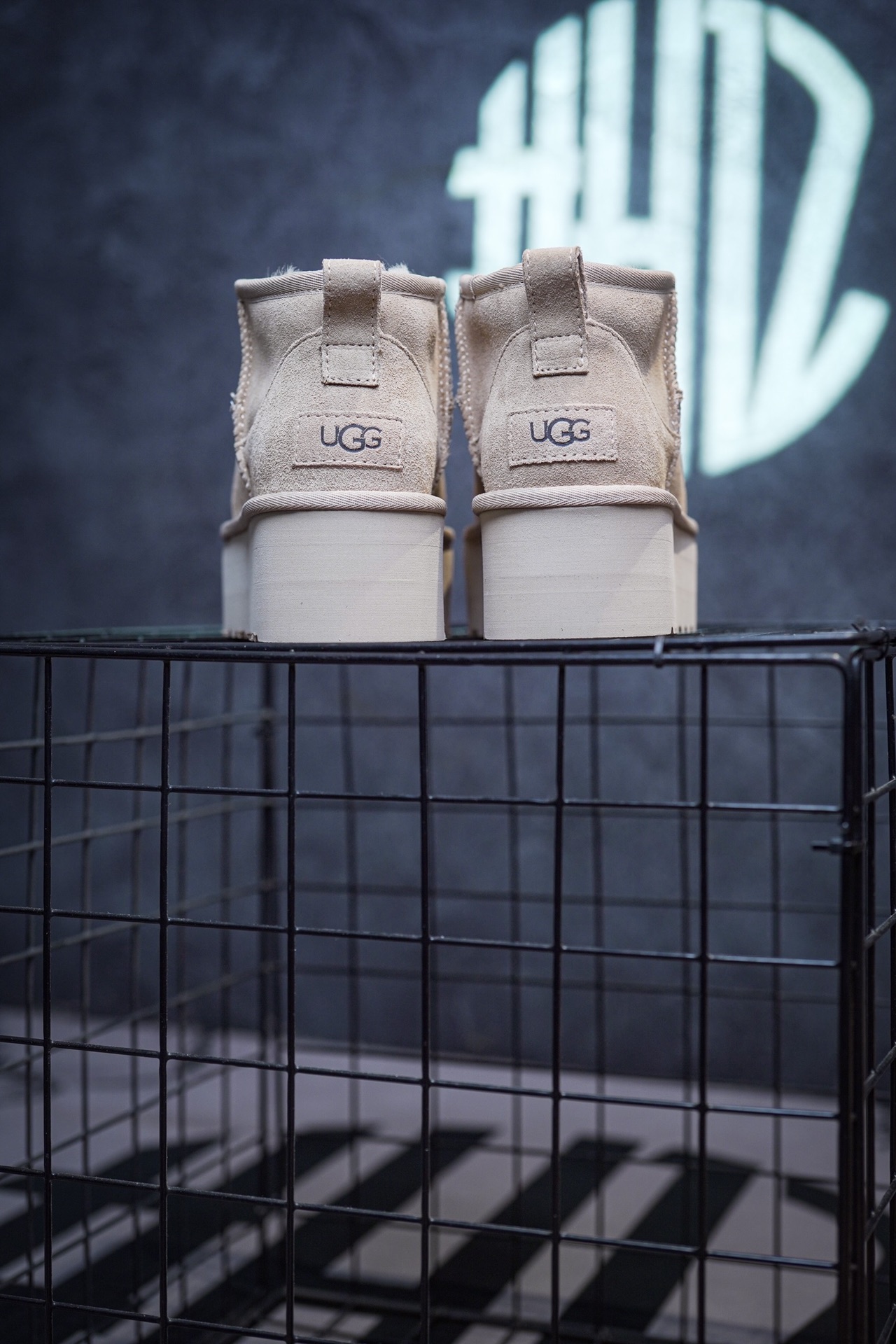UGG Snow Boots Thick Sole 5CM Low Top Sand, Black