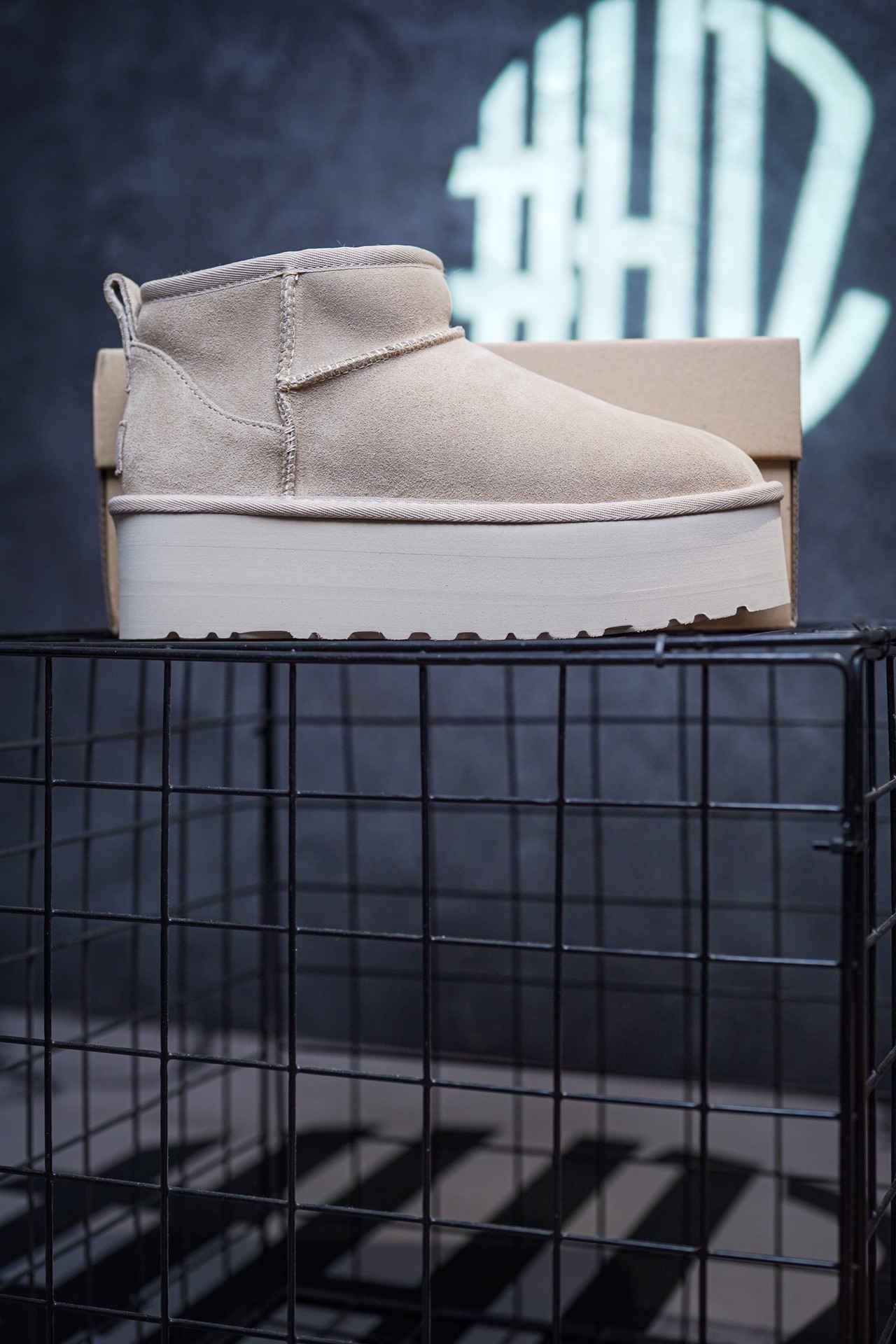 UGG Snow Boots Thick Sole 5CM Low Top Sand, Black