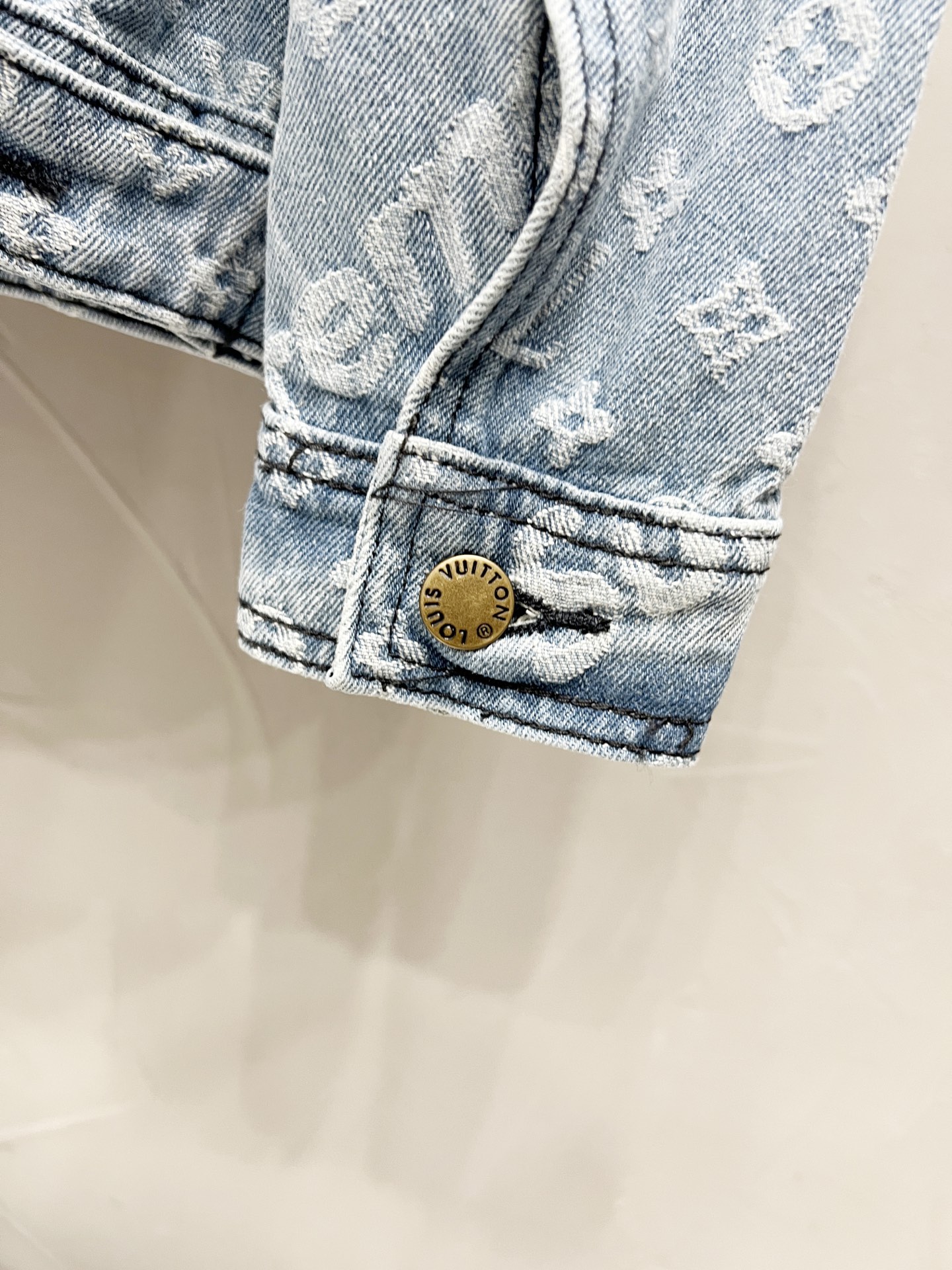 Louis Vuttion✘  Supreme