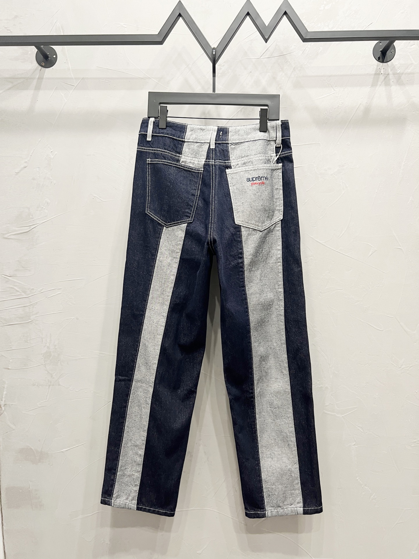 Supreme striped loose-fitting jeans