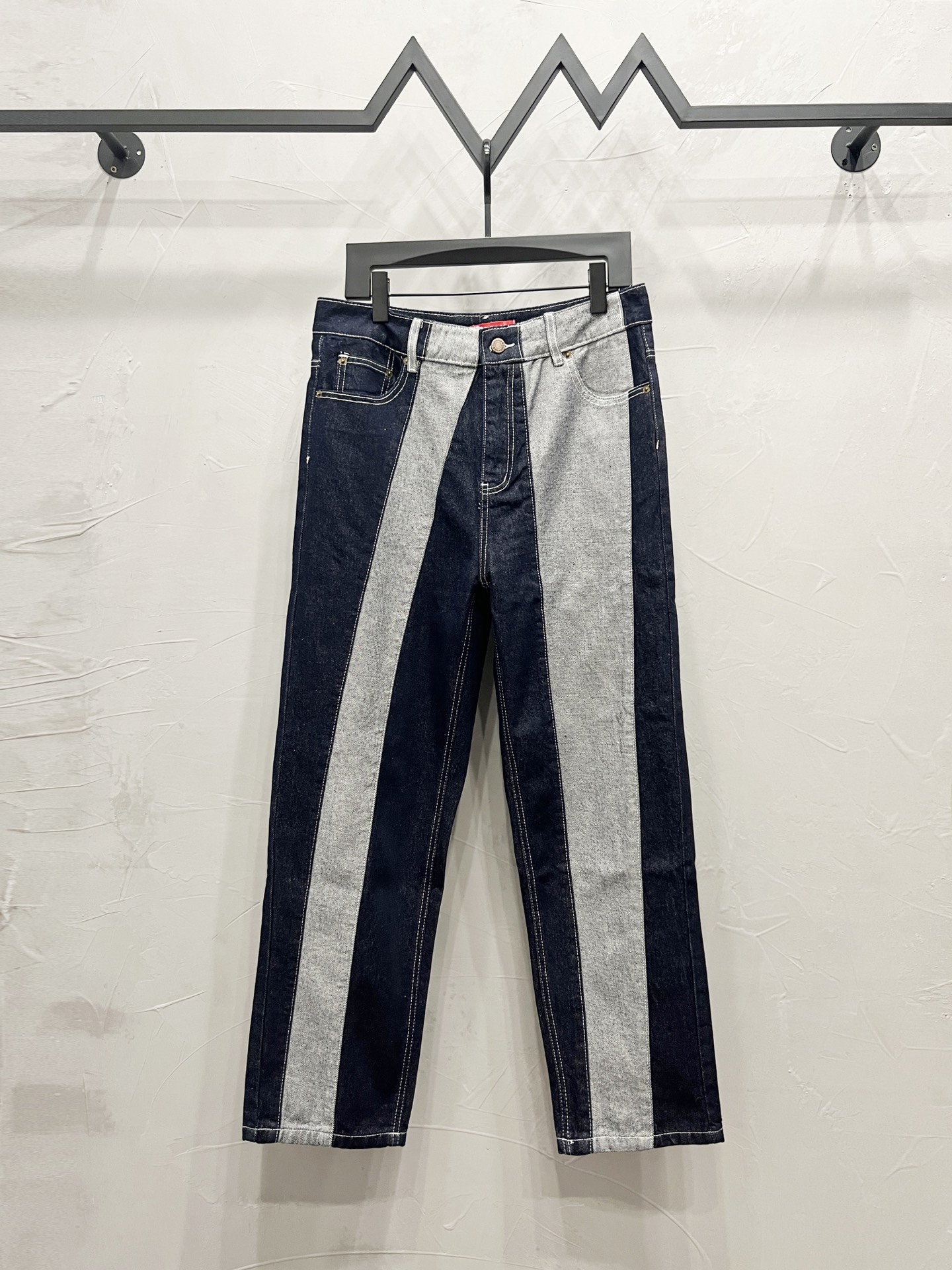 Supreme striped loose-fitting jeans