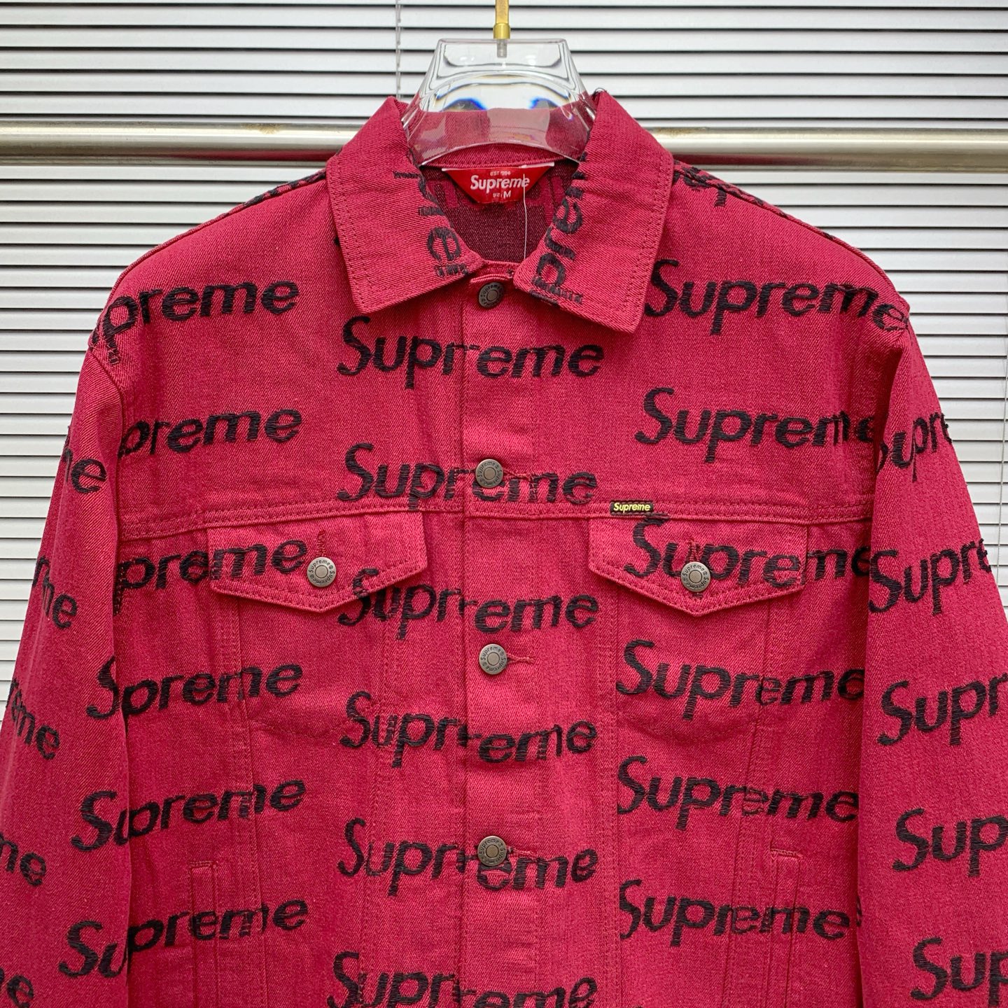 Supreme frayed denim red/grey