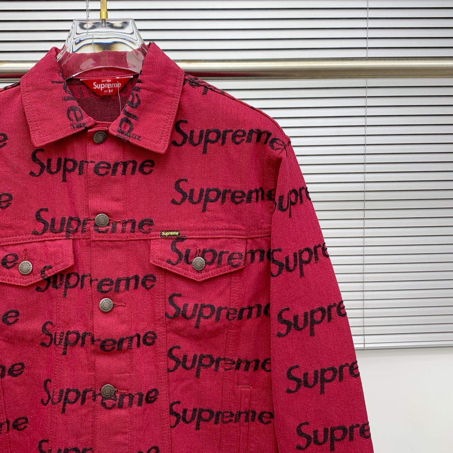 Supreme frayed denim red/grey