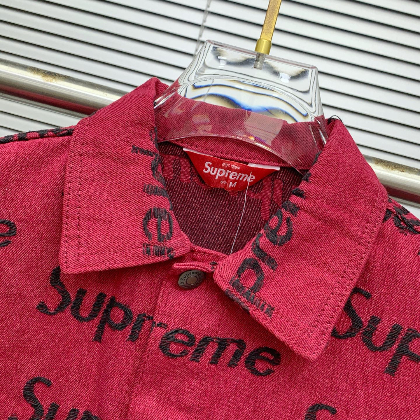 Supreme frayed denim red/grey