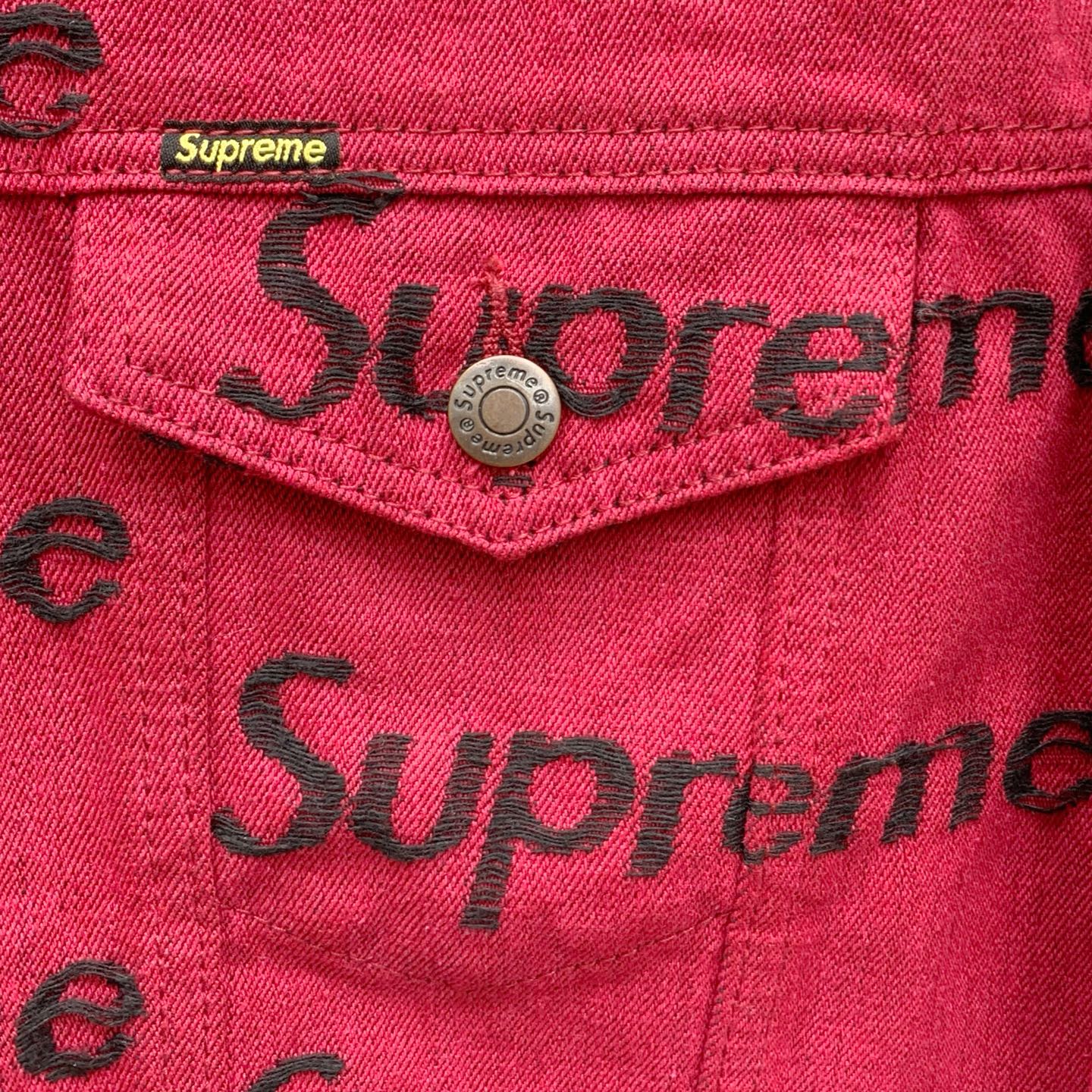 Supreme frayed denim red/grey