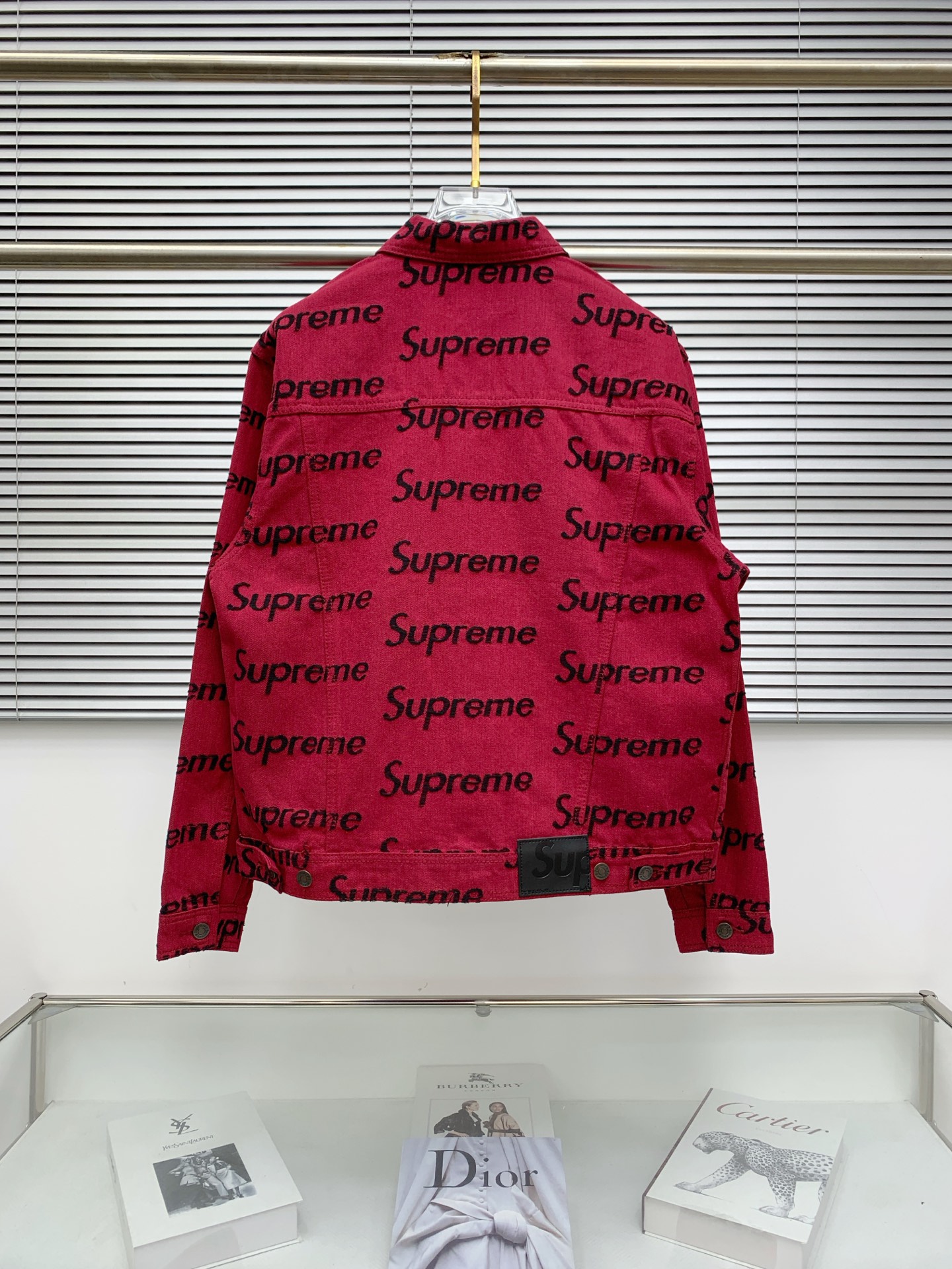 Supreme frayed denim red/grey