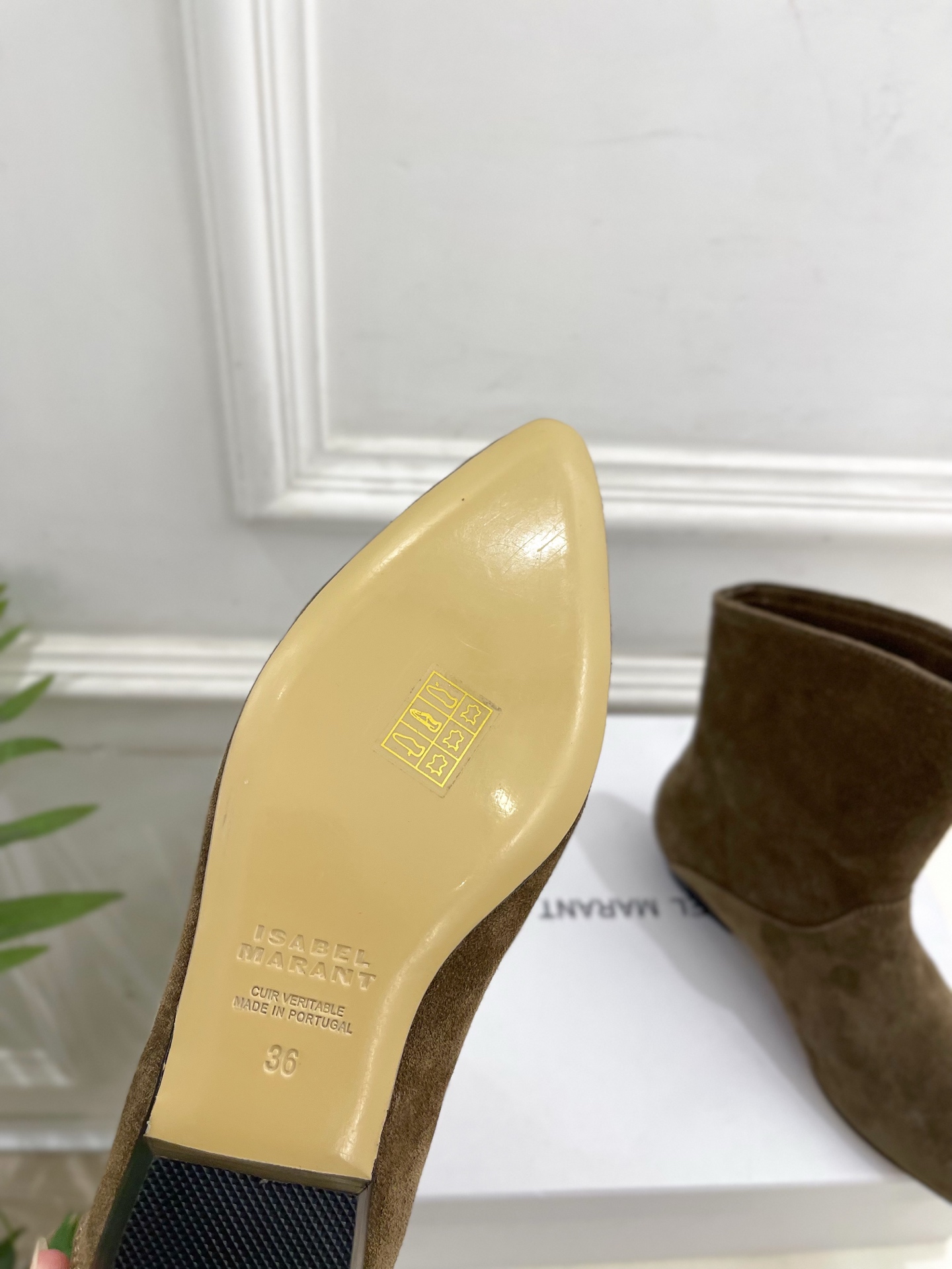 ISABEL MARANT autumn and winter new pointed toe ankle boots