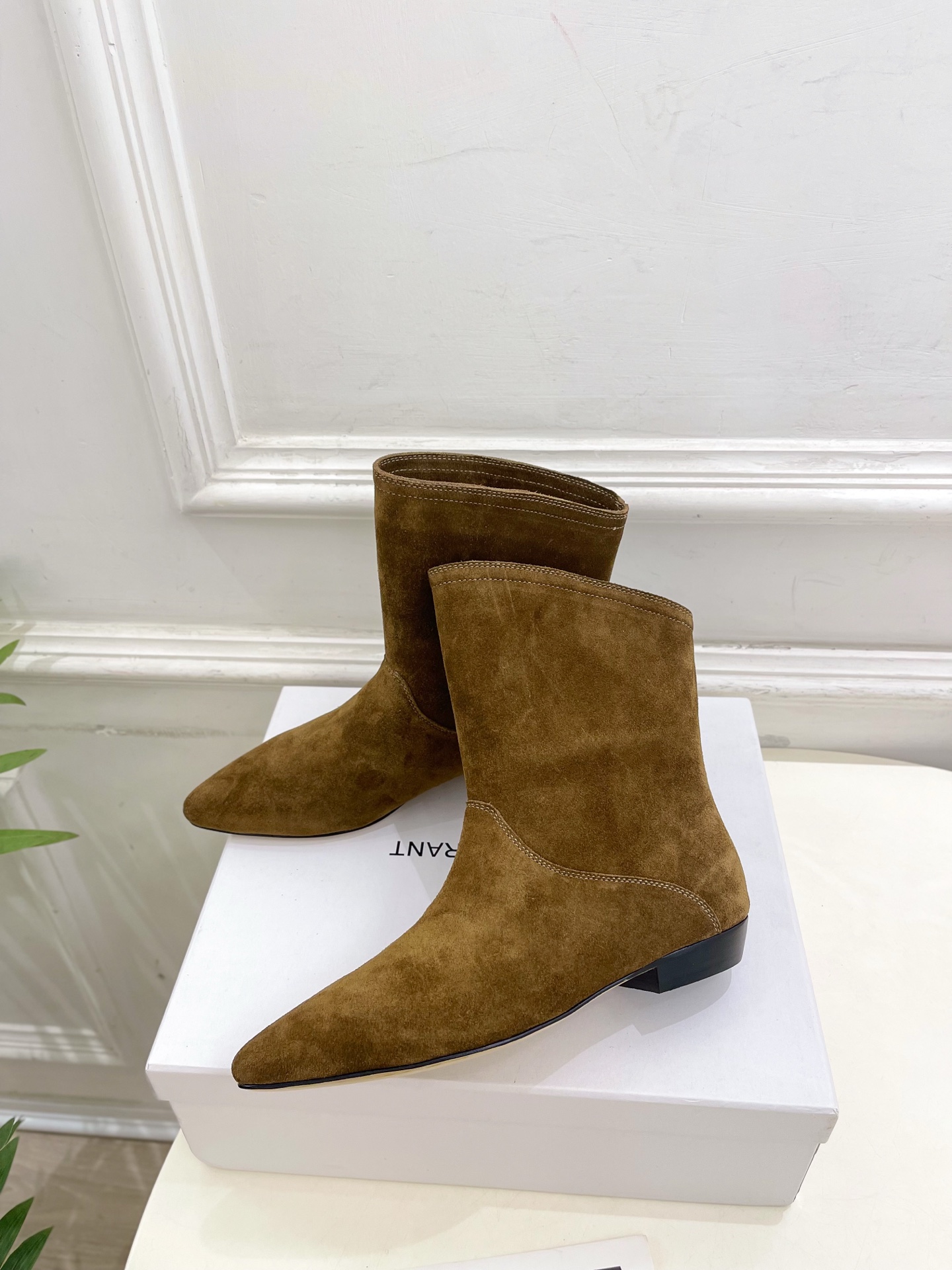 ISABEL MARANT autumn and winter new pointed toe ankle boots