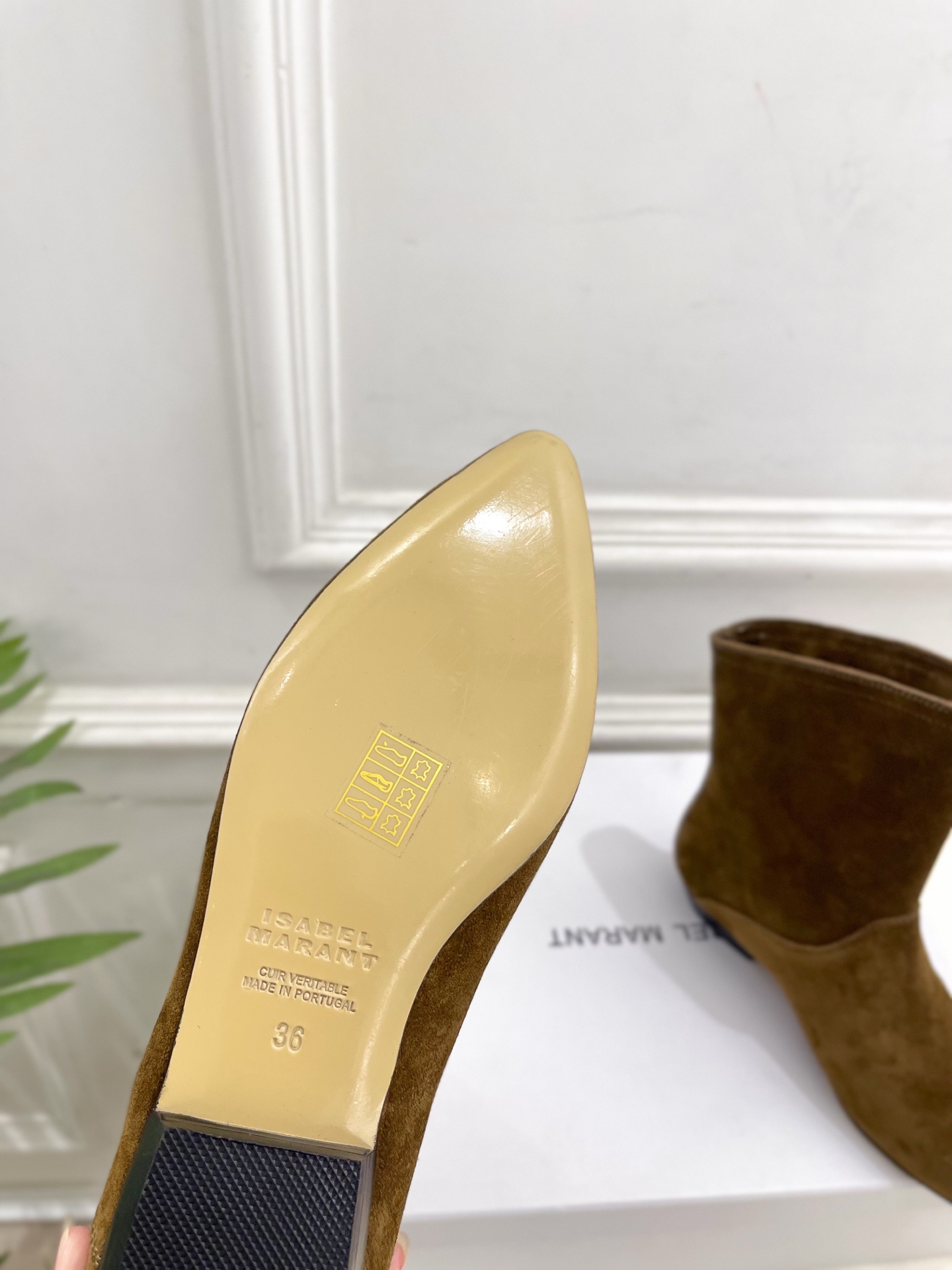 ISABEL MARANT autumn and winter new pointed toe ankle boots