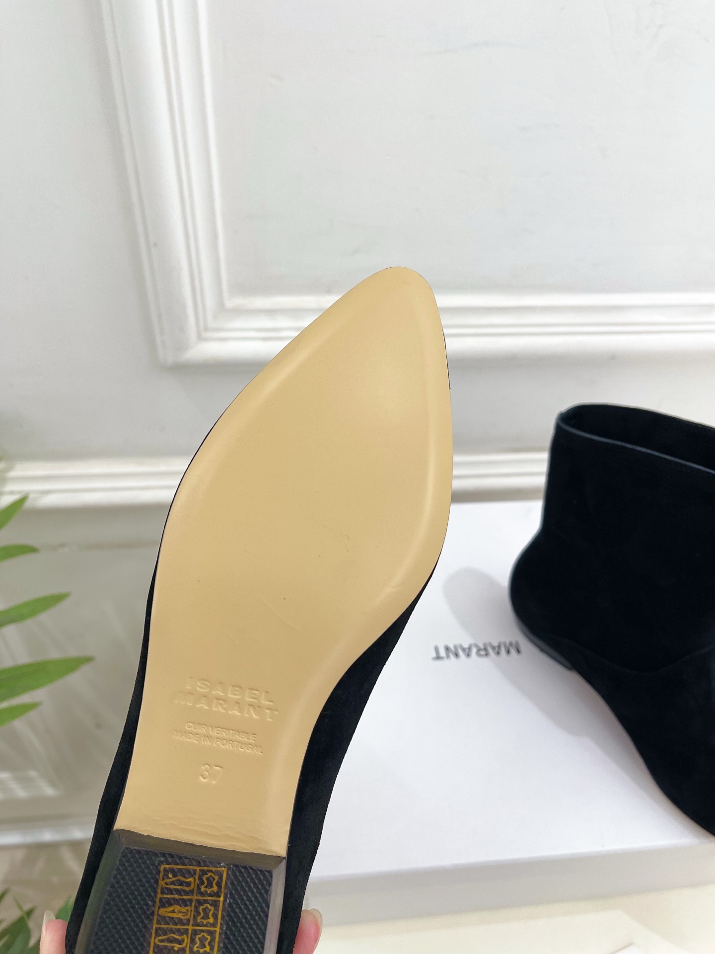 ISABEL MARANT autumn and winter new pointed toe ankle boots