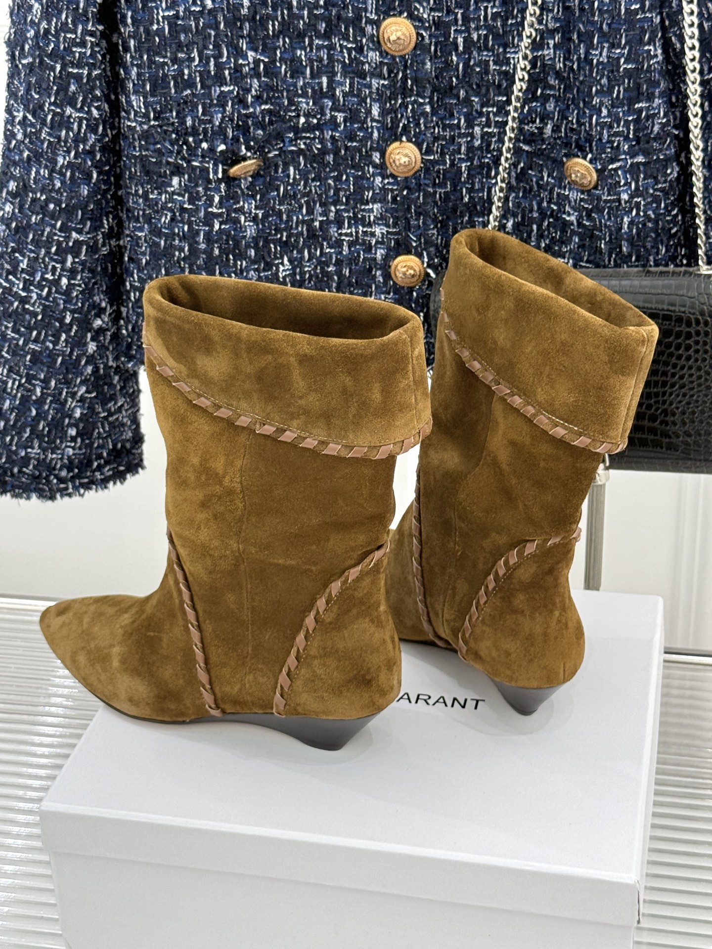 ISABEL MARANT Fall/Winter Classic Retro Pointed Toe Ankle Boots