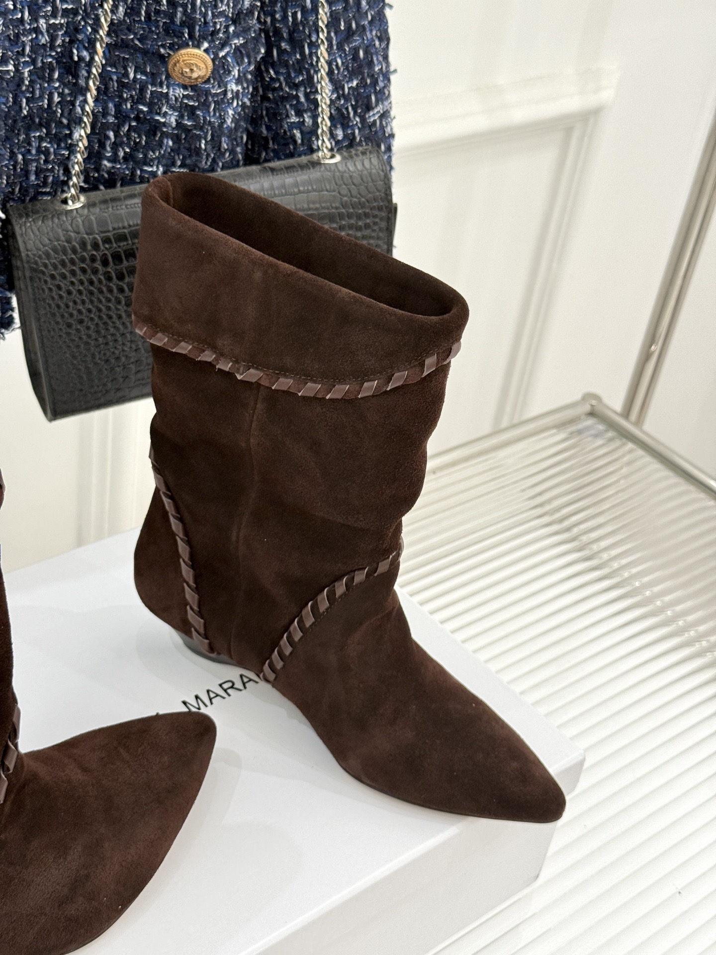 ISABEL MARANT Fall/Winter Classic Retro Pointed Toe Ankle Boots
