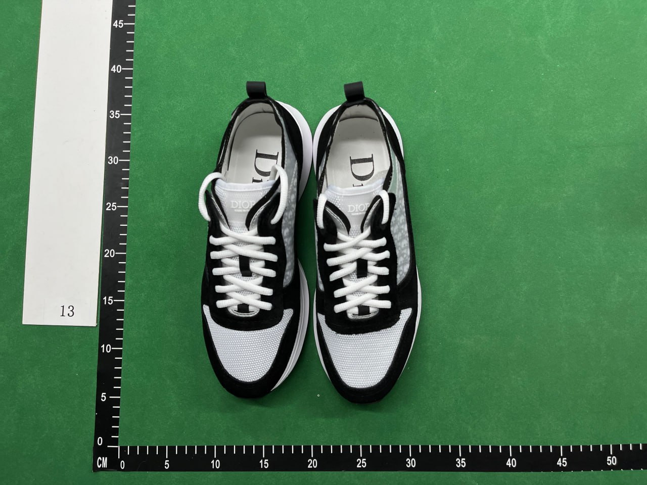 Dior B22 Sneakers [37 styles]