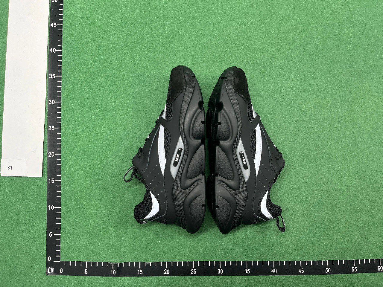 Dior B22 Sneakers [37 styles]