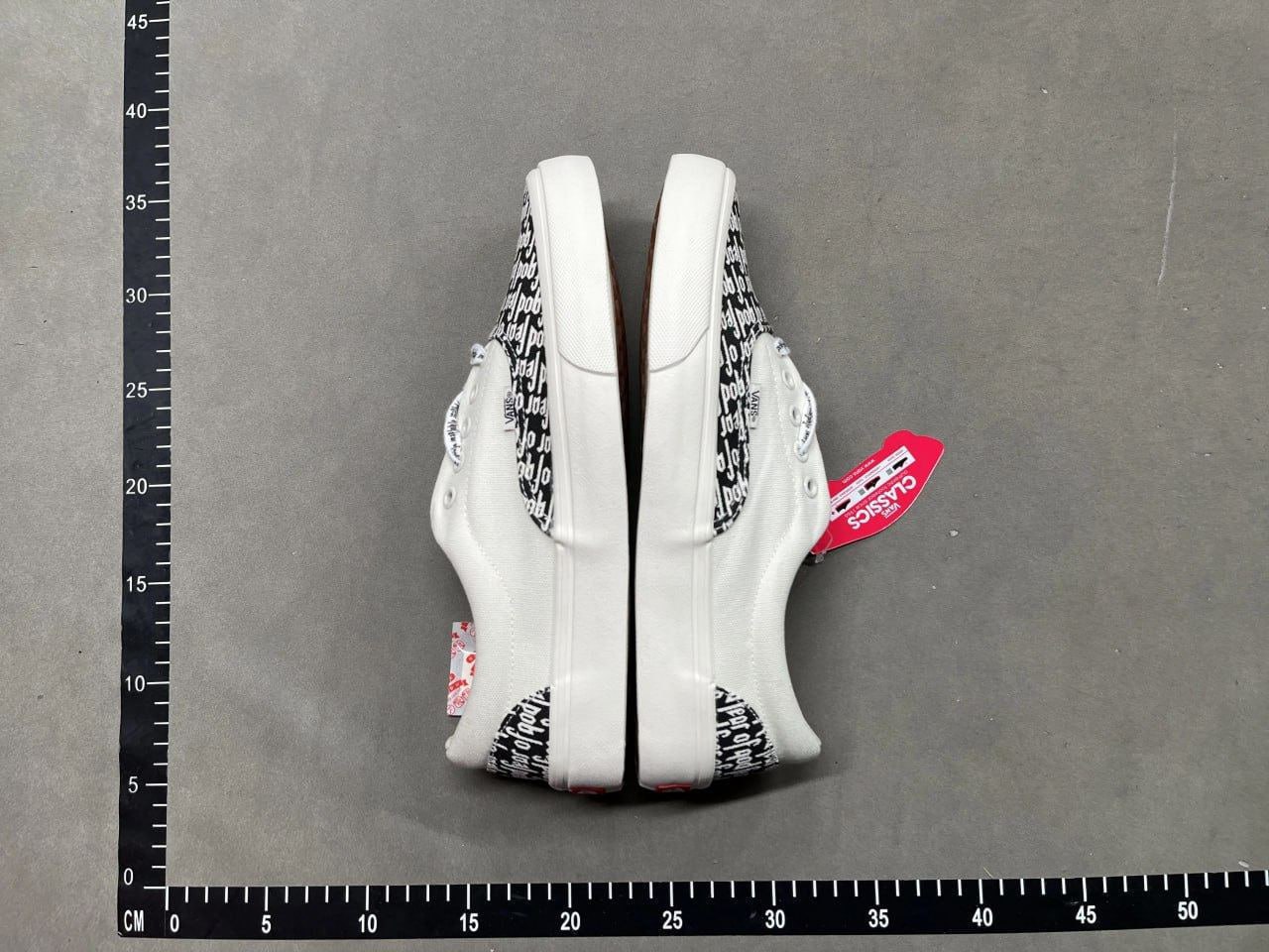 Vans Old Skool Sneakers [10 styles]