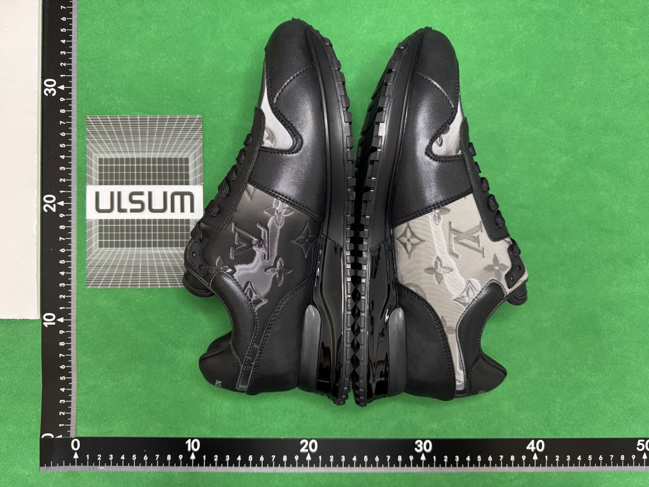 Louis Vuitton Trainer Sneakers [40 styles]